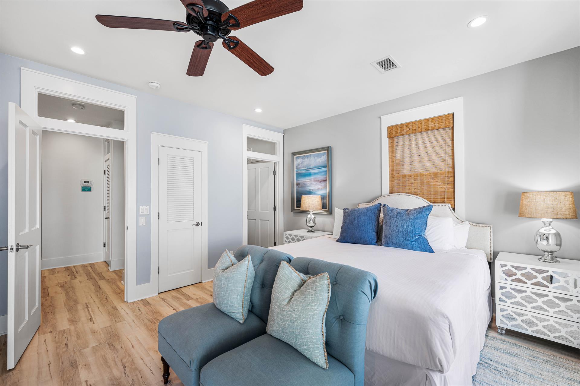 1st Floor King Bedroom, Elevator, Pool and Beach Access, Full Bathroom