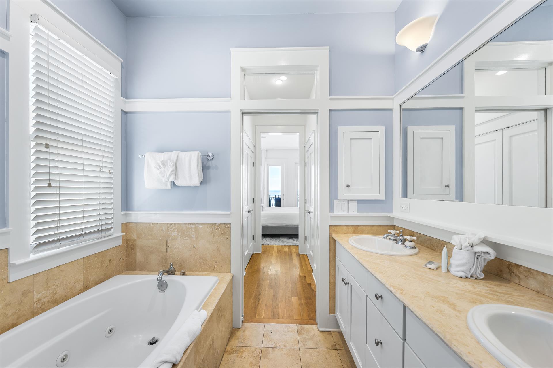 Ensuite Bath and Shower