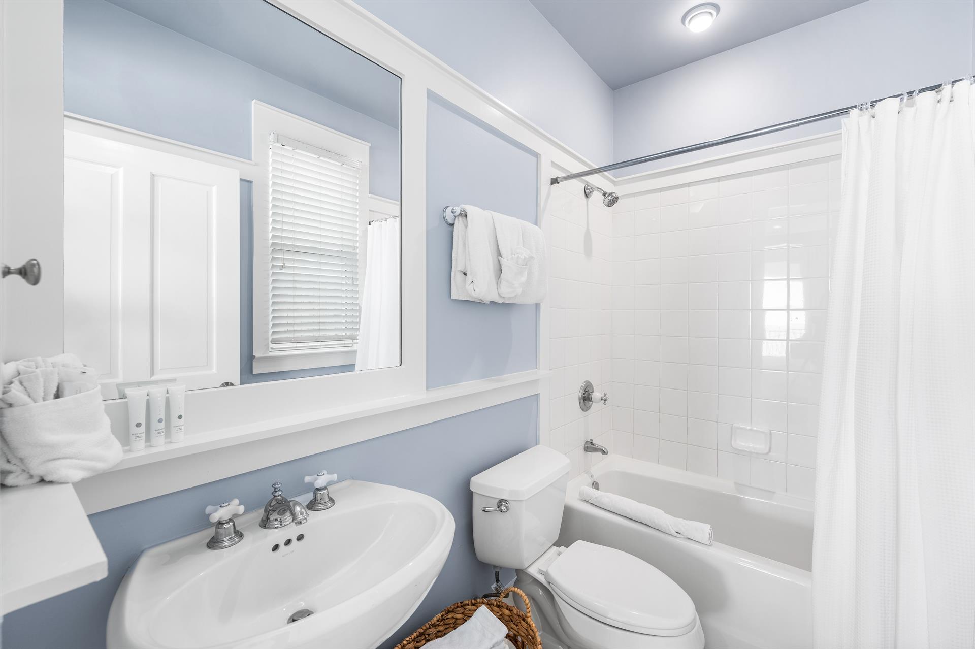 First Floor ensuite Tub and Shower Combination.