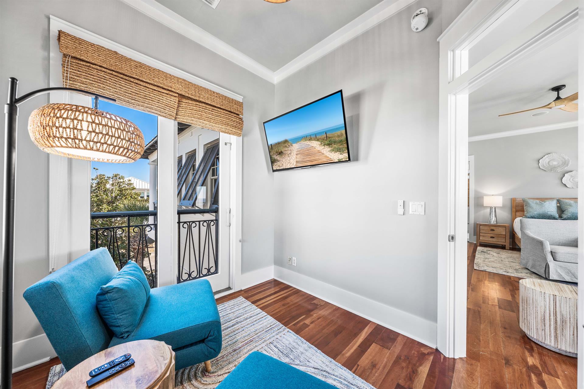 Sitting Room with 2 Twin Sitting Chairs