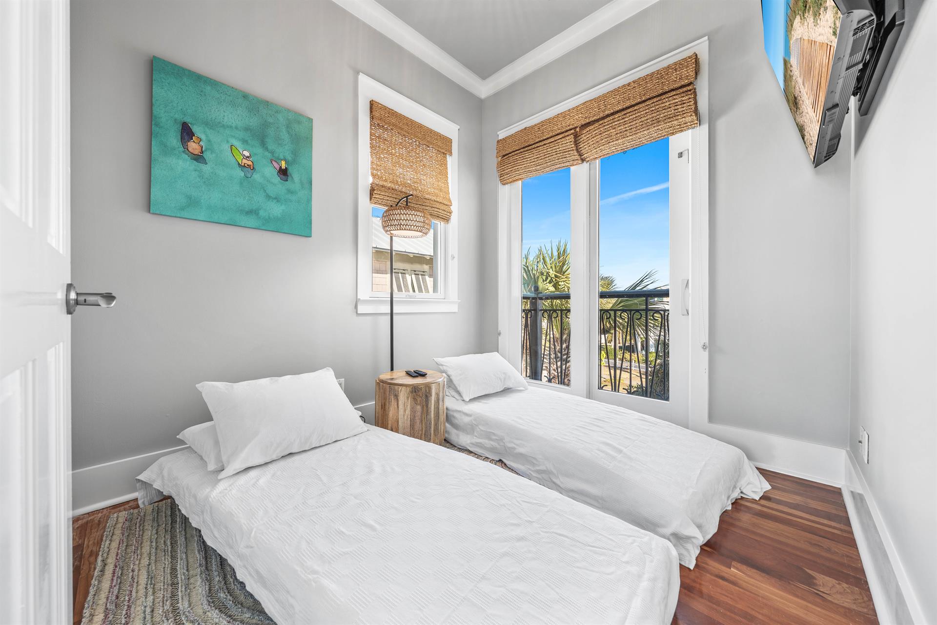 Sitting Room with 2 Twin Sitting Chairs