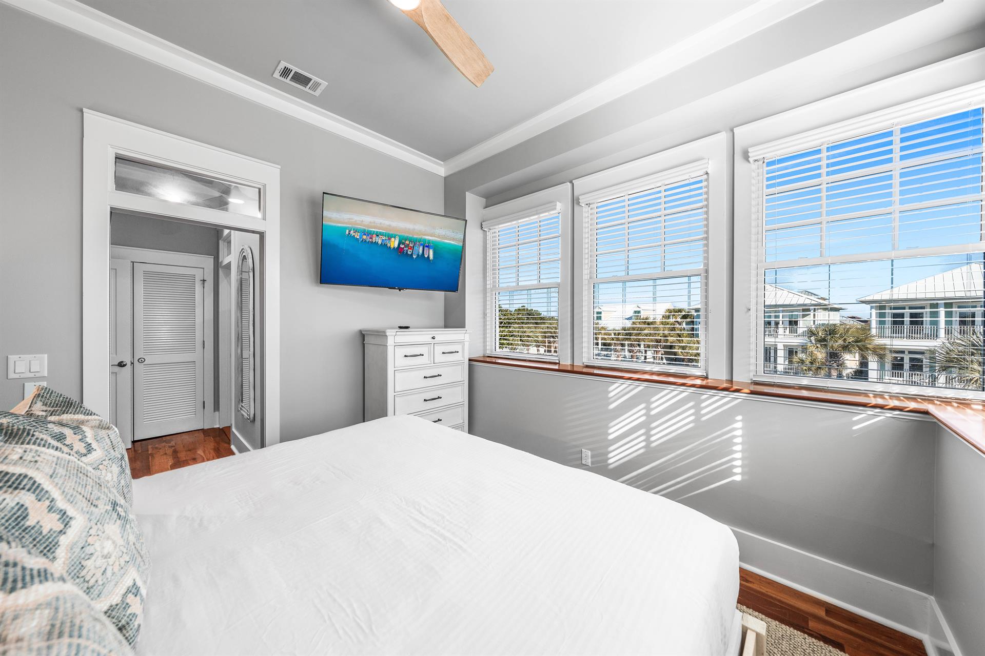 3rd Floor King Bedroom with Private Bathroom