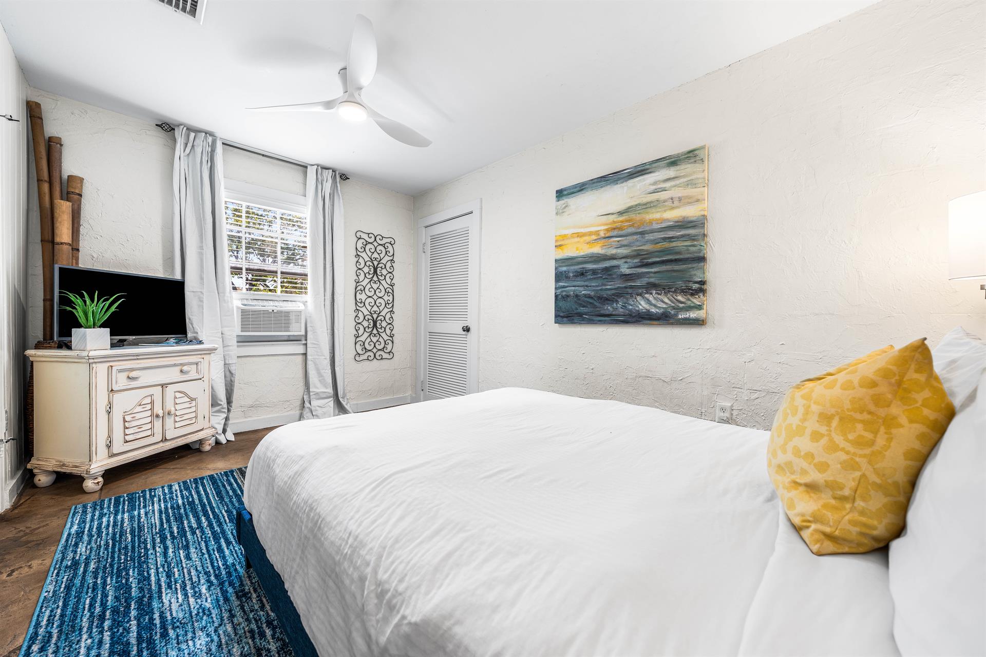 Queen Bedroom with Direct Full Bath Access