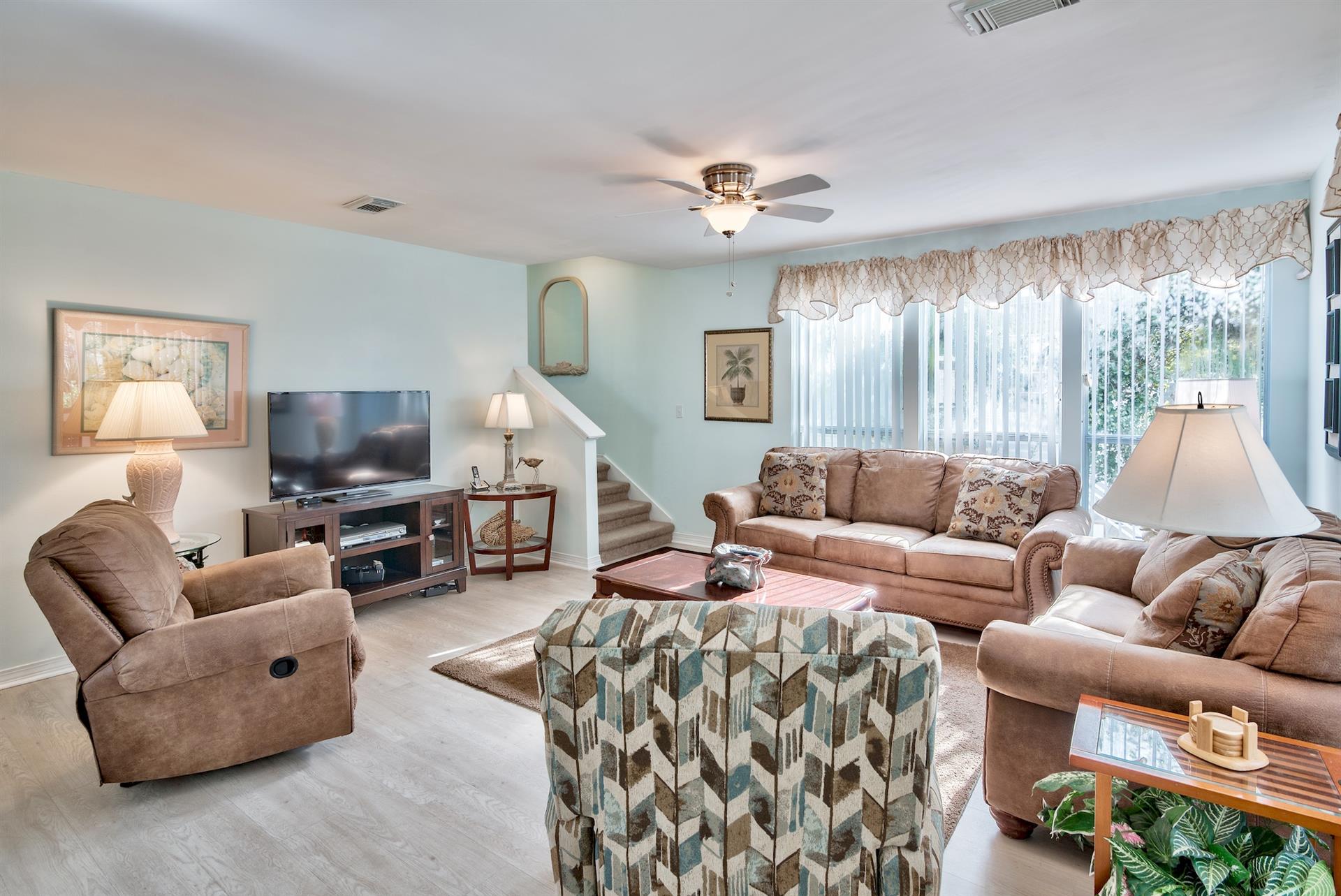 Open Living Room w Queen Sleeper Sofa, Flat Screen Television