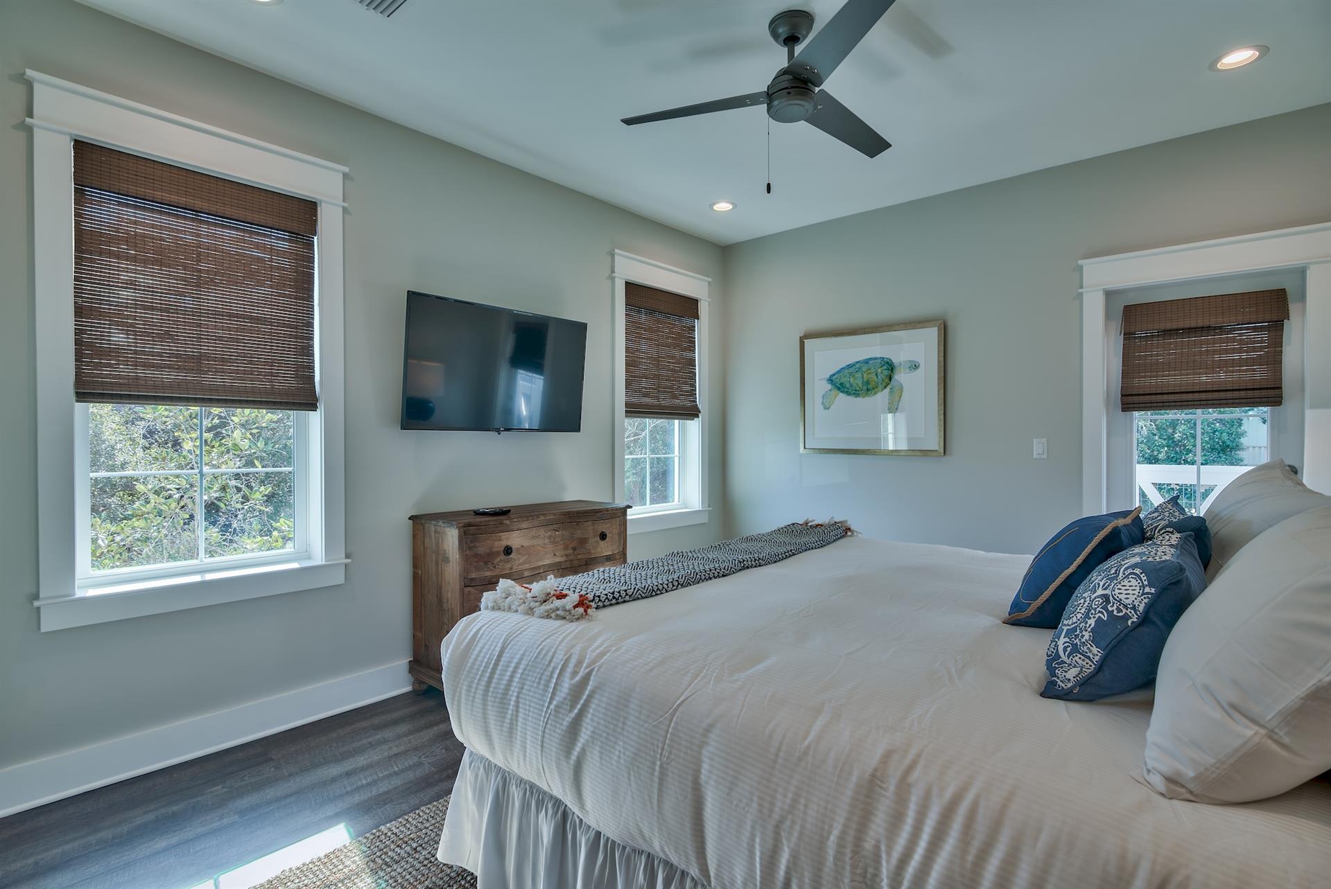 2nd Floor King Bedroom w Private Bath Walk In Shower