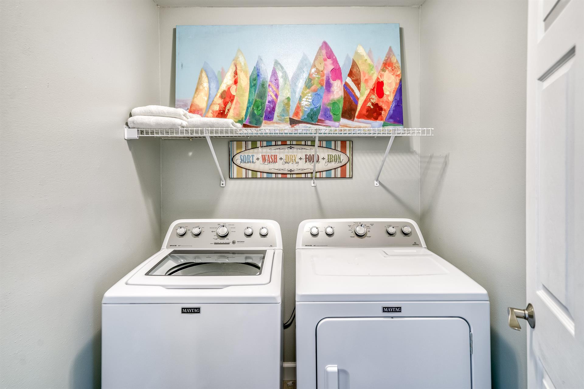 Full Size Washer  Dryer with Plenty of laundry Supplies for you
