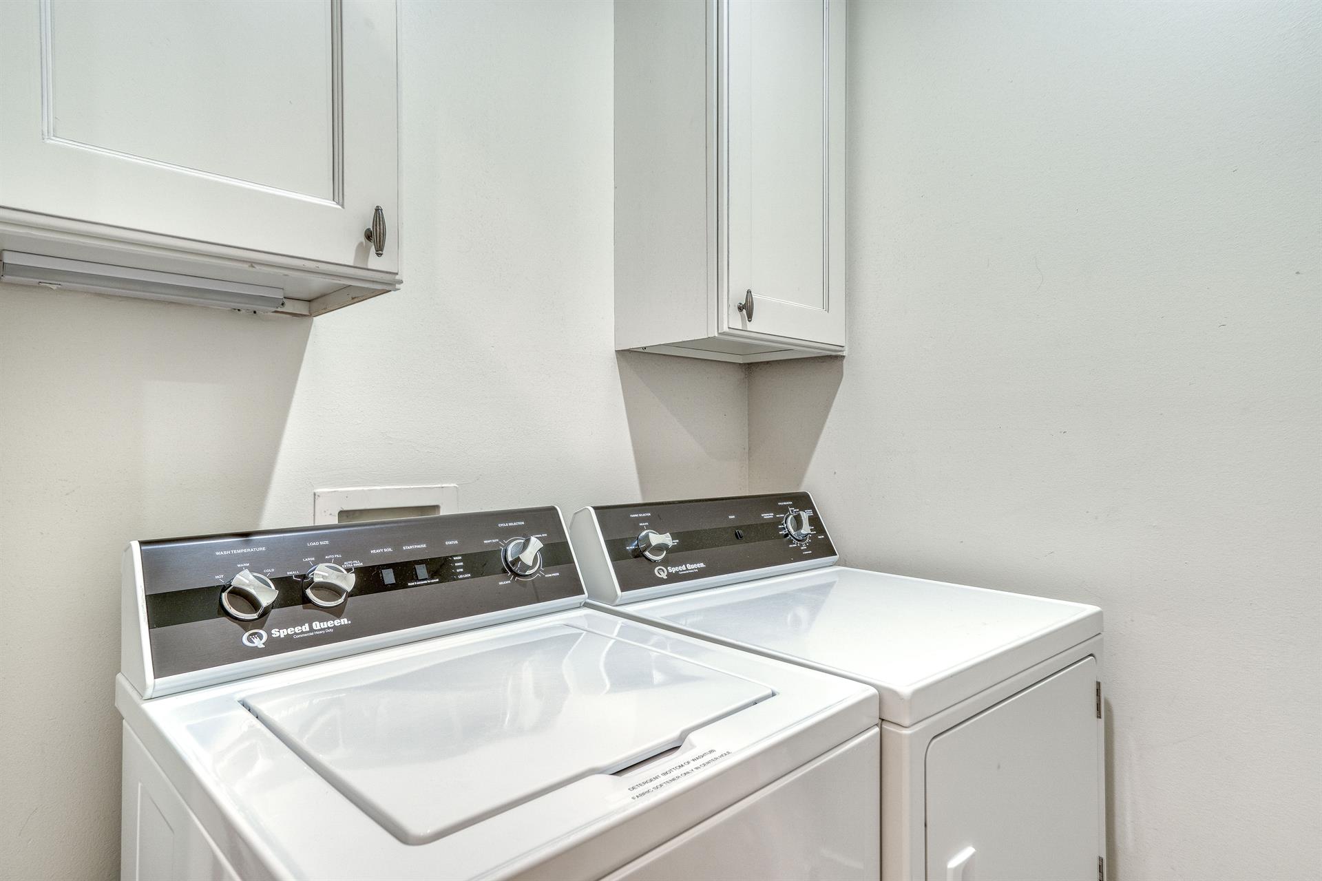 Full Size Washer and Dryer with Plenty of Laundry Supplies