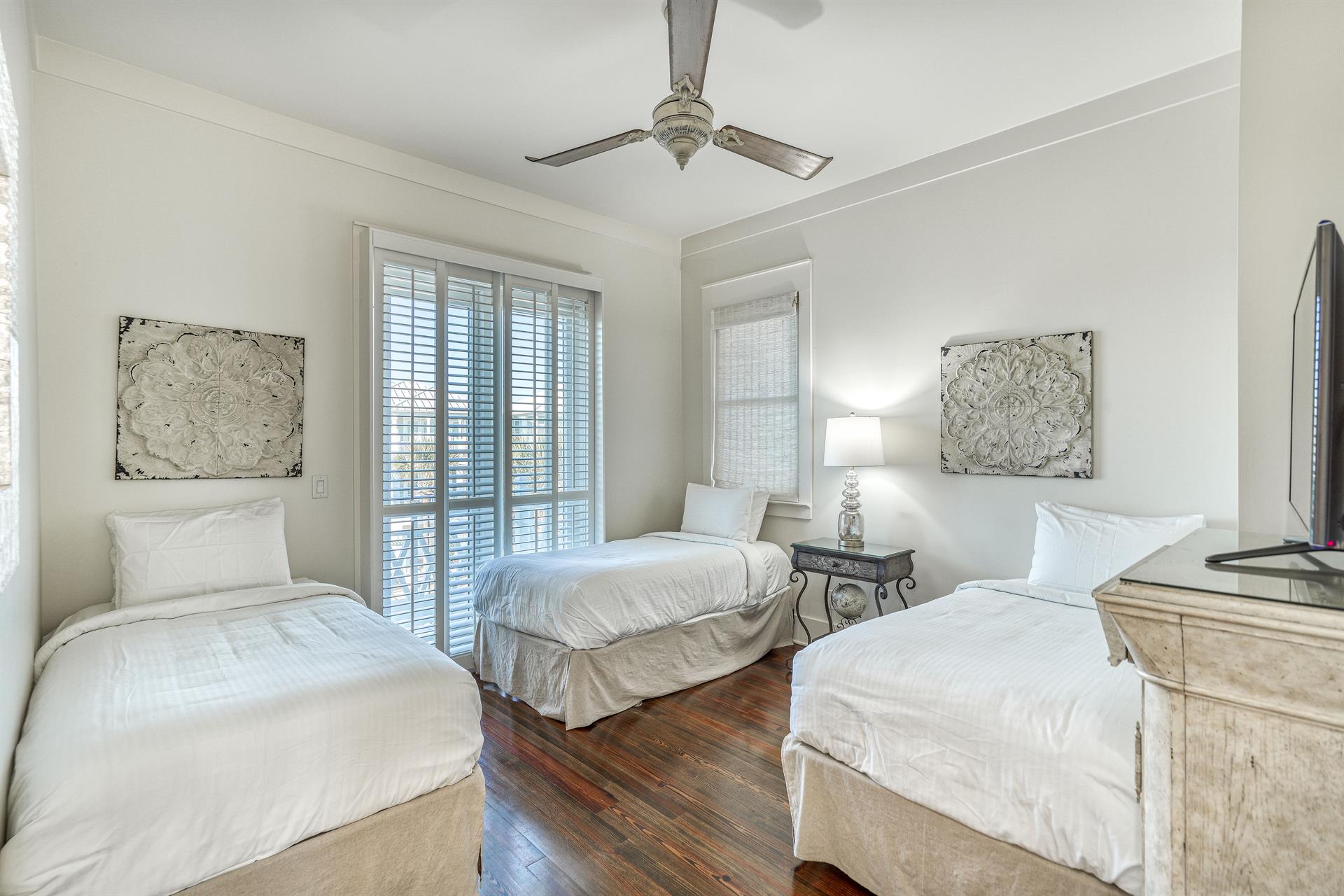 3rd Floor Triple Twin Bedroom with private bathroom