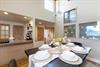Photo120722Dining003