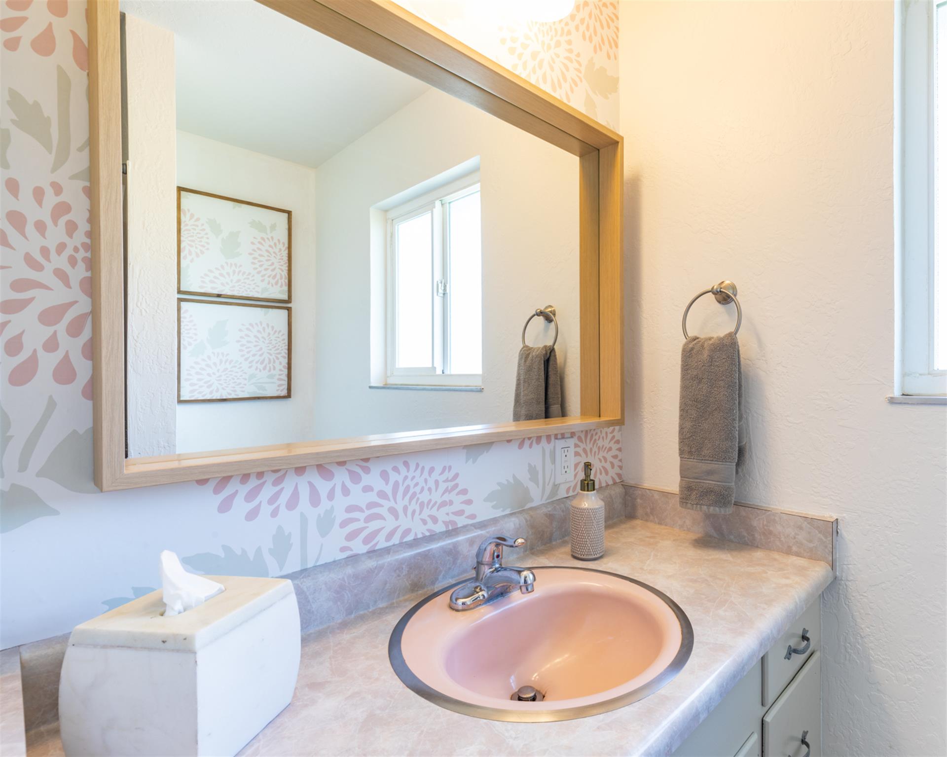 Photo51823Bathroom 01002