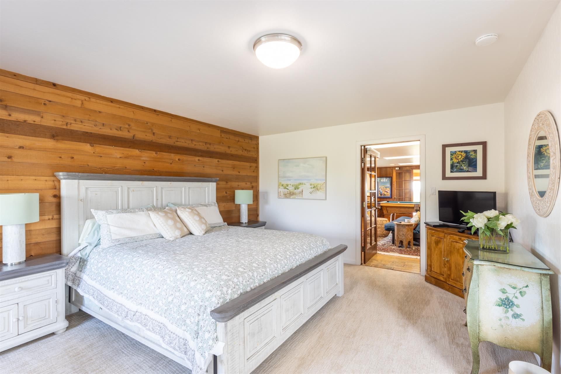 1105 Bedroom One002