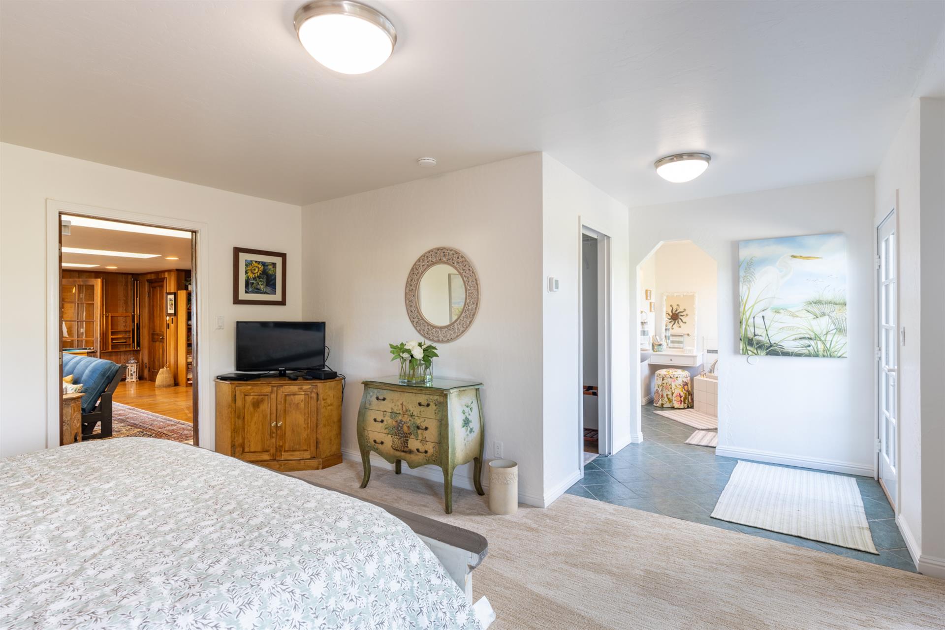 1105 Bedroom One003