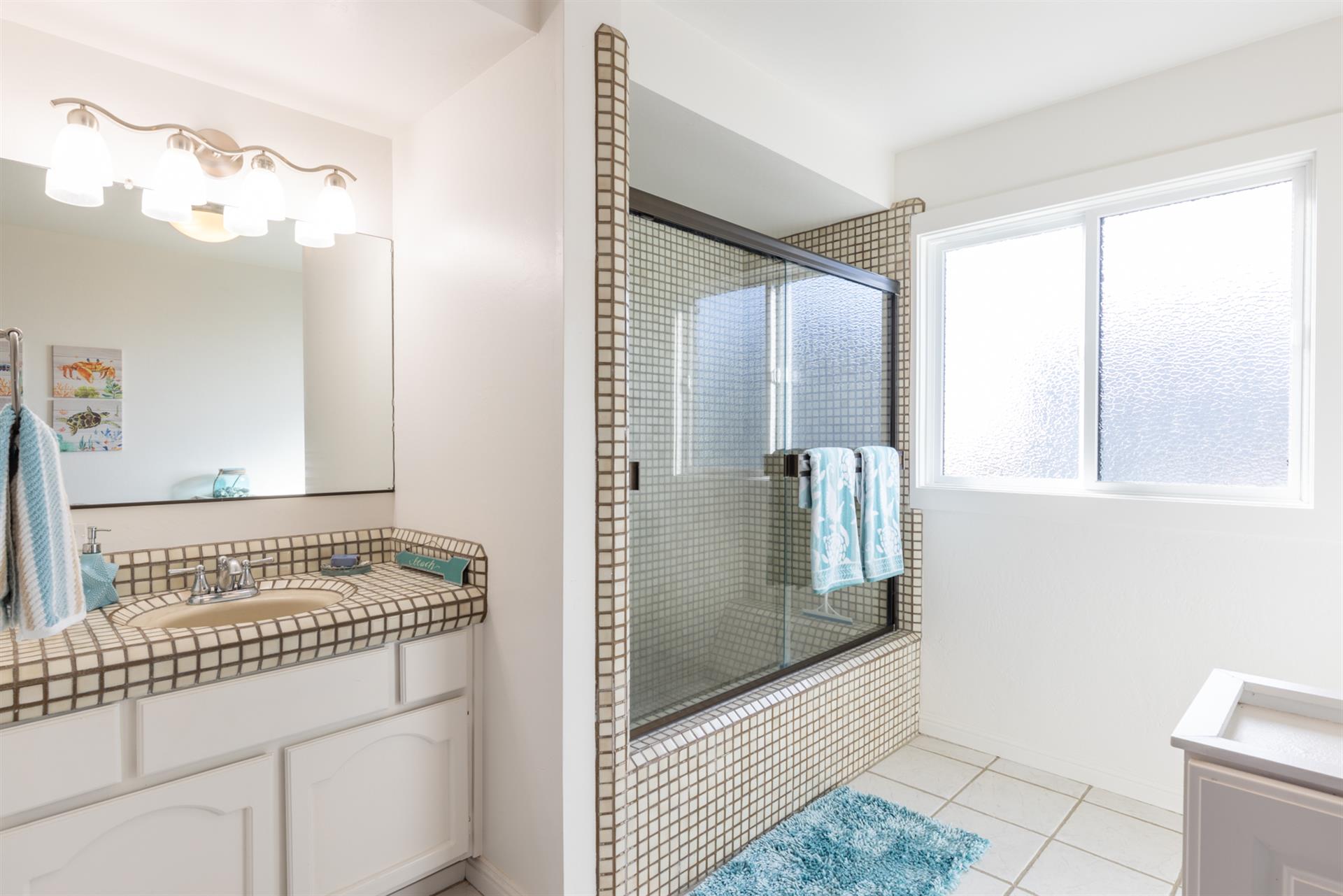 1150 Bathroom Two002