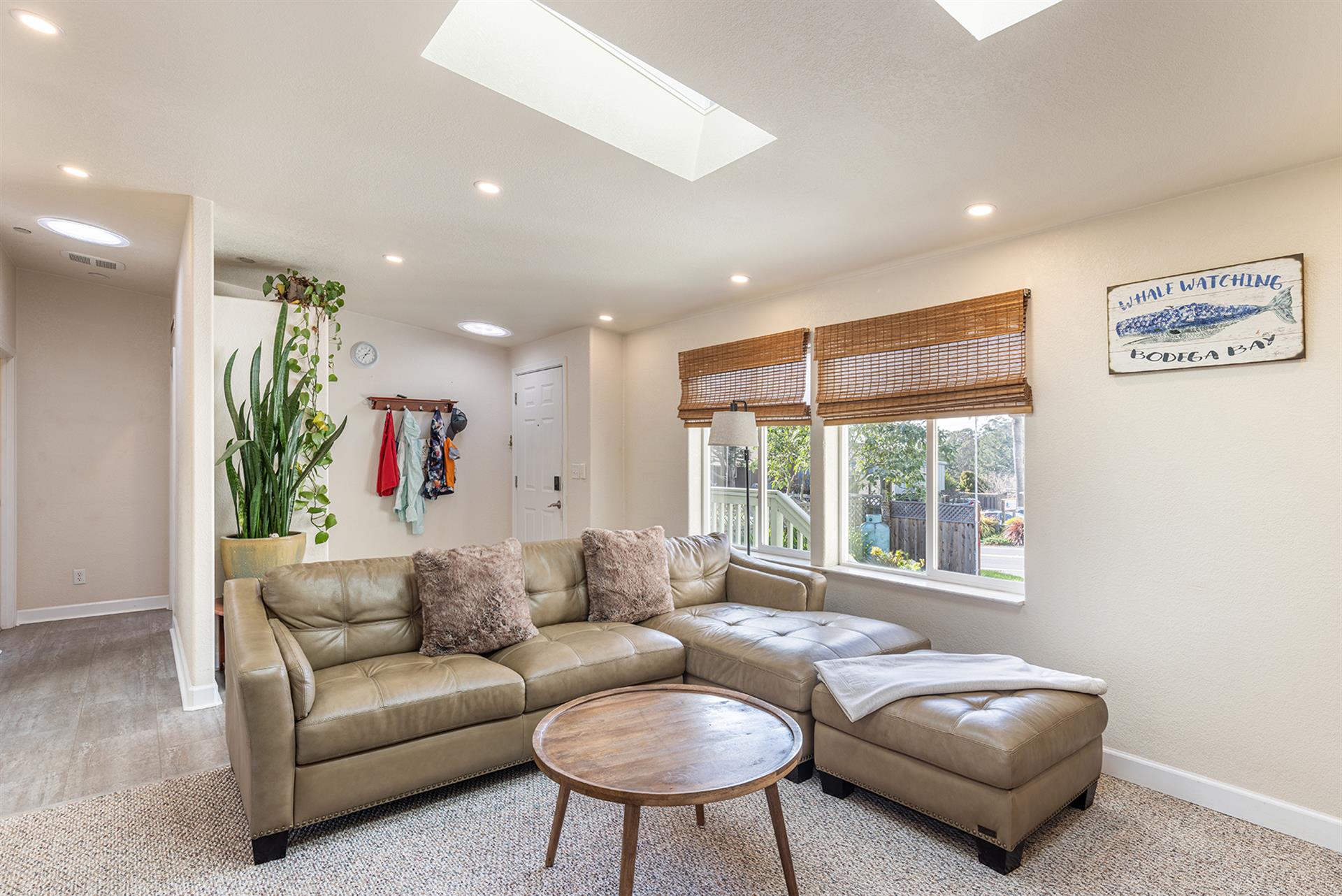 0300 Living Room002