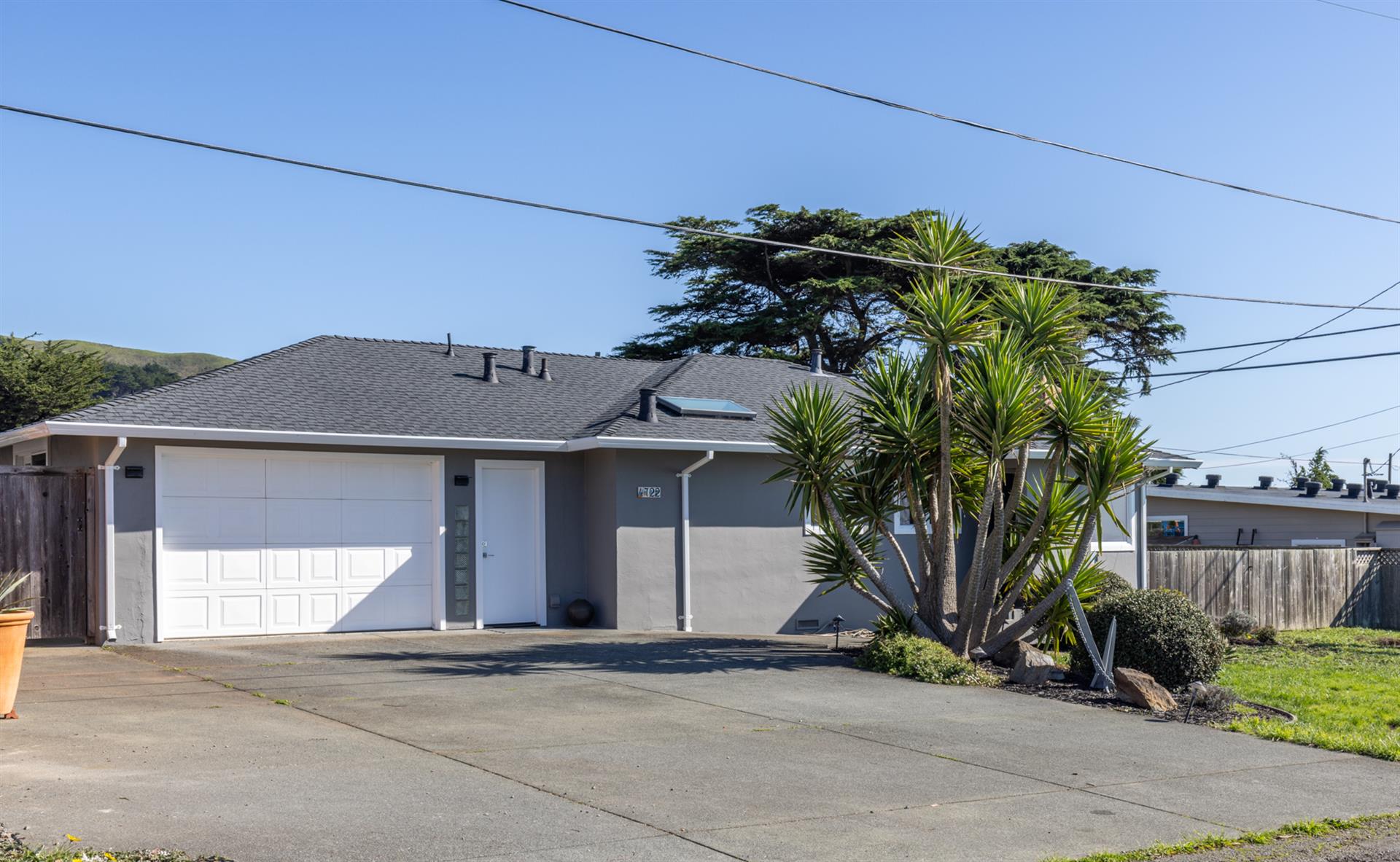 0070 Front Exterior002