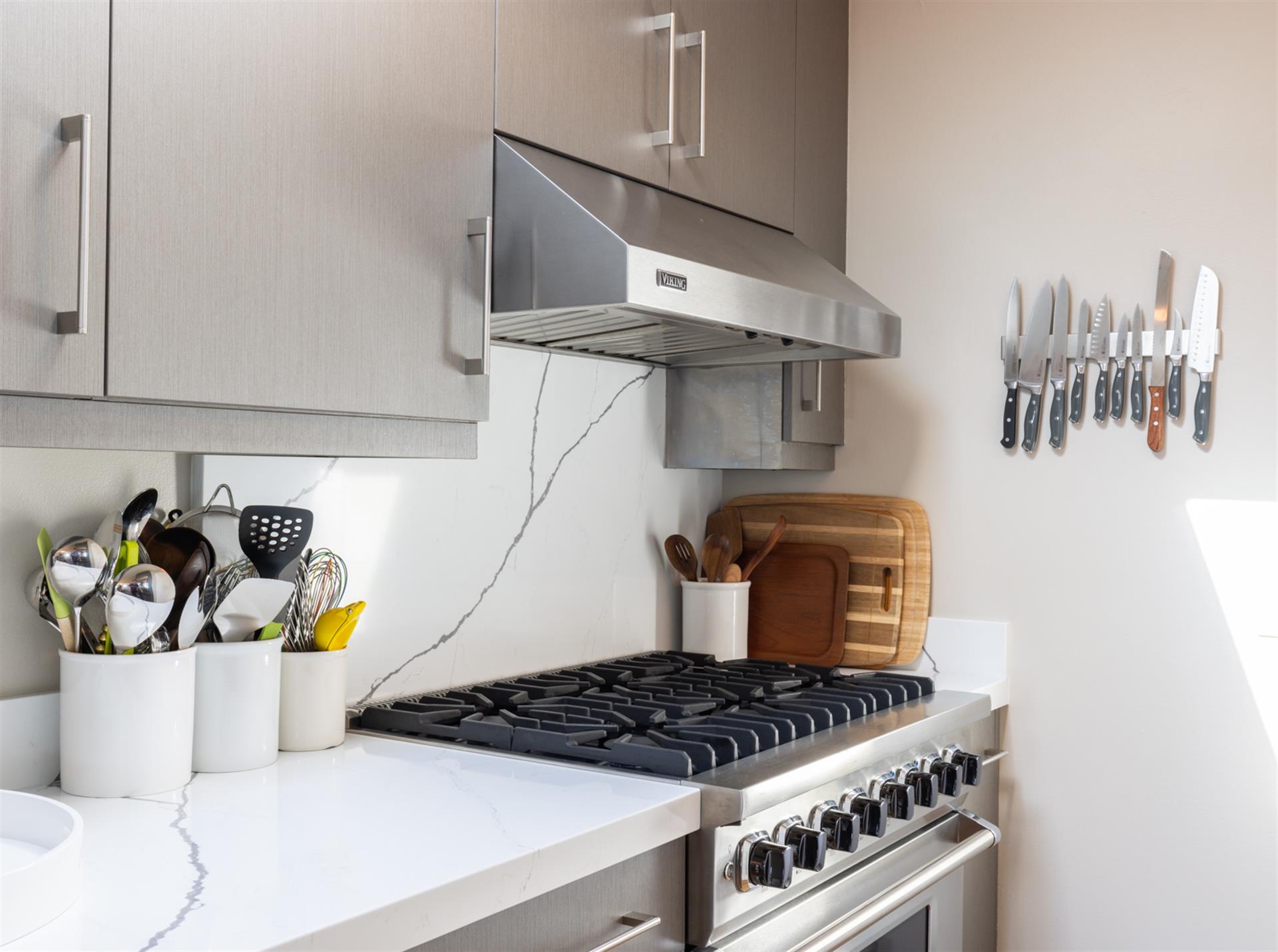 0600 Kitchen003