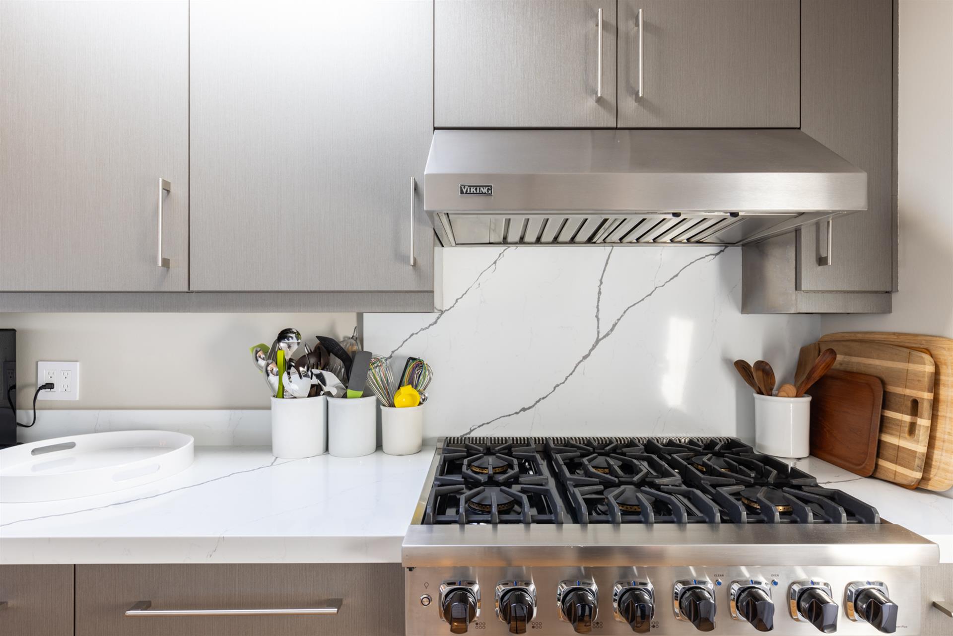 0600 Kitchen004