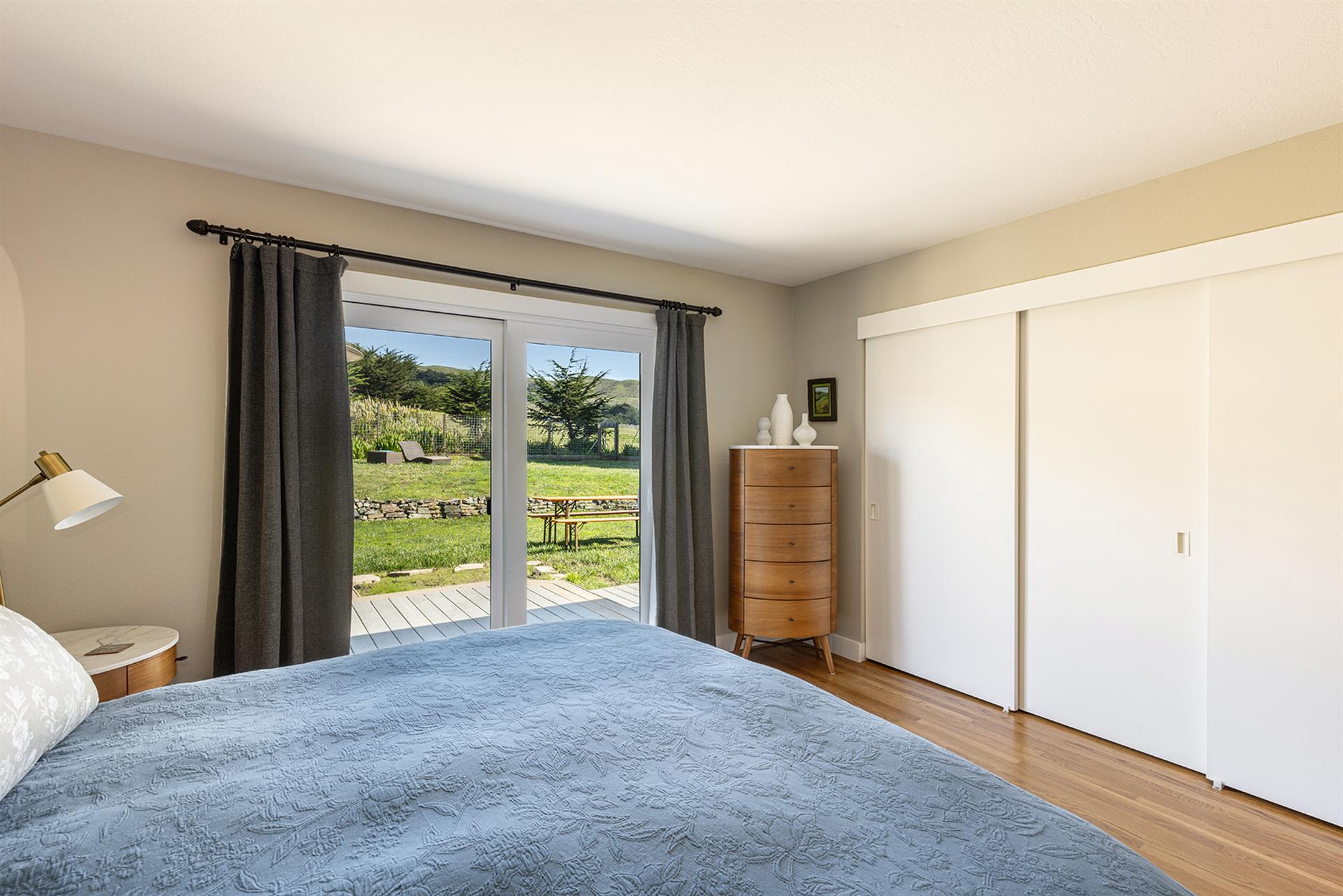 1105 Bedroom One003