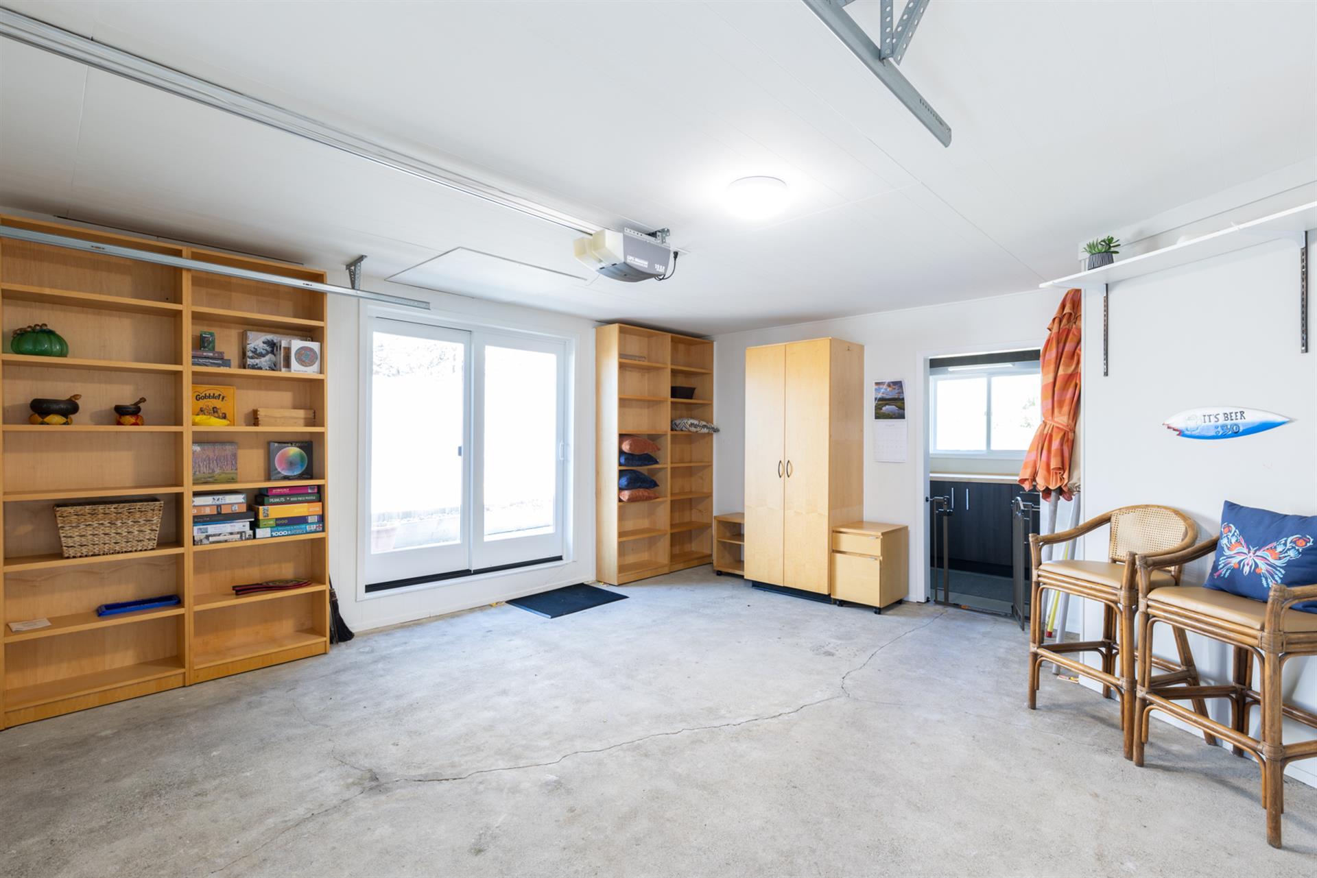 1300 Garage001