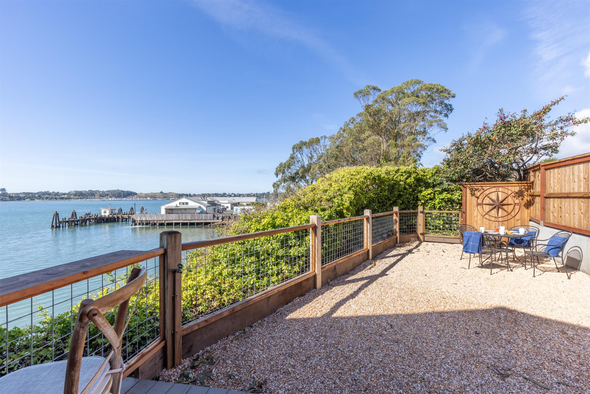 1530 Patio004