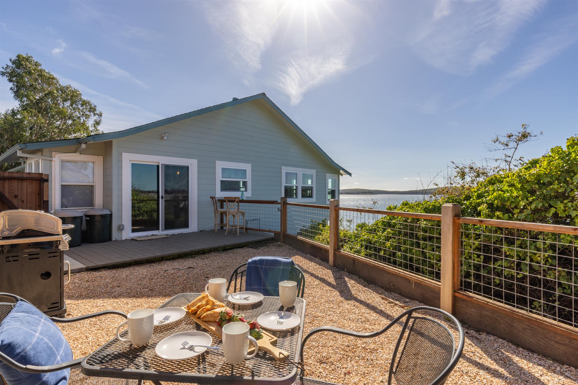 1530 Patio006