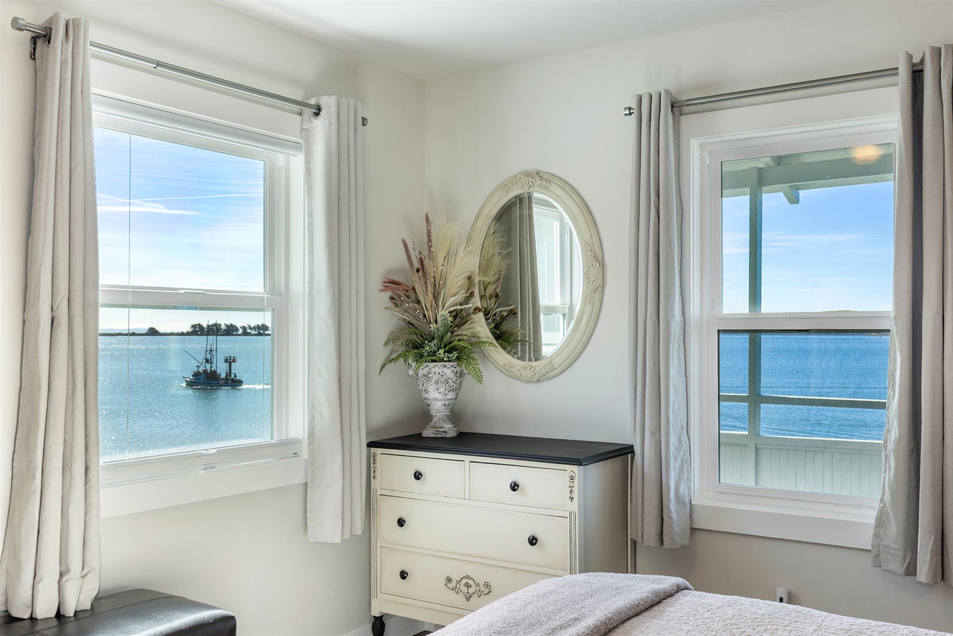1105 Bedroom One003