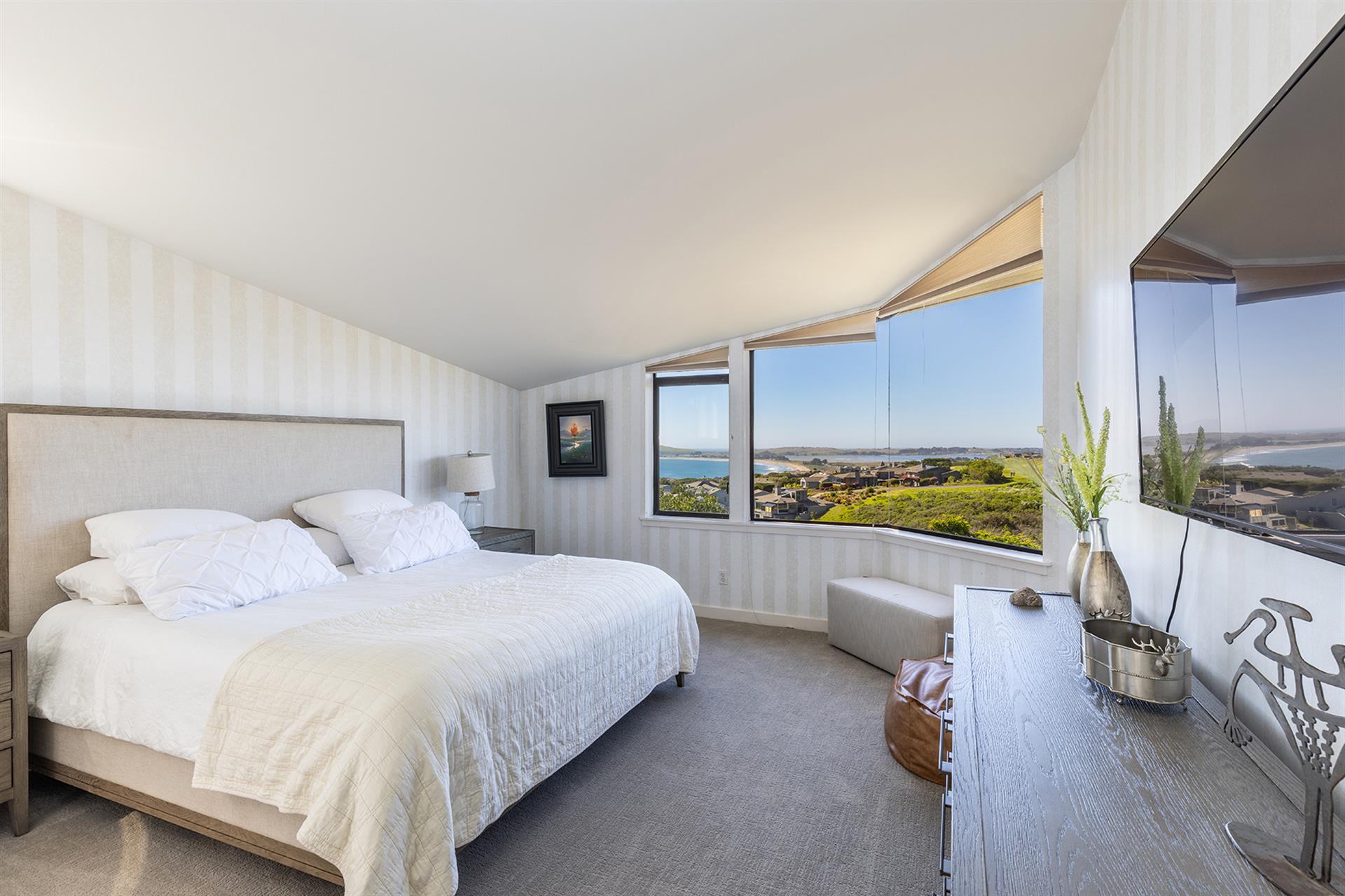 1105 Bedroom One001