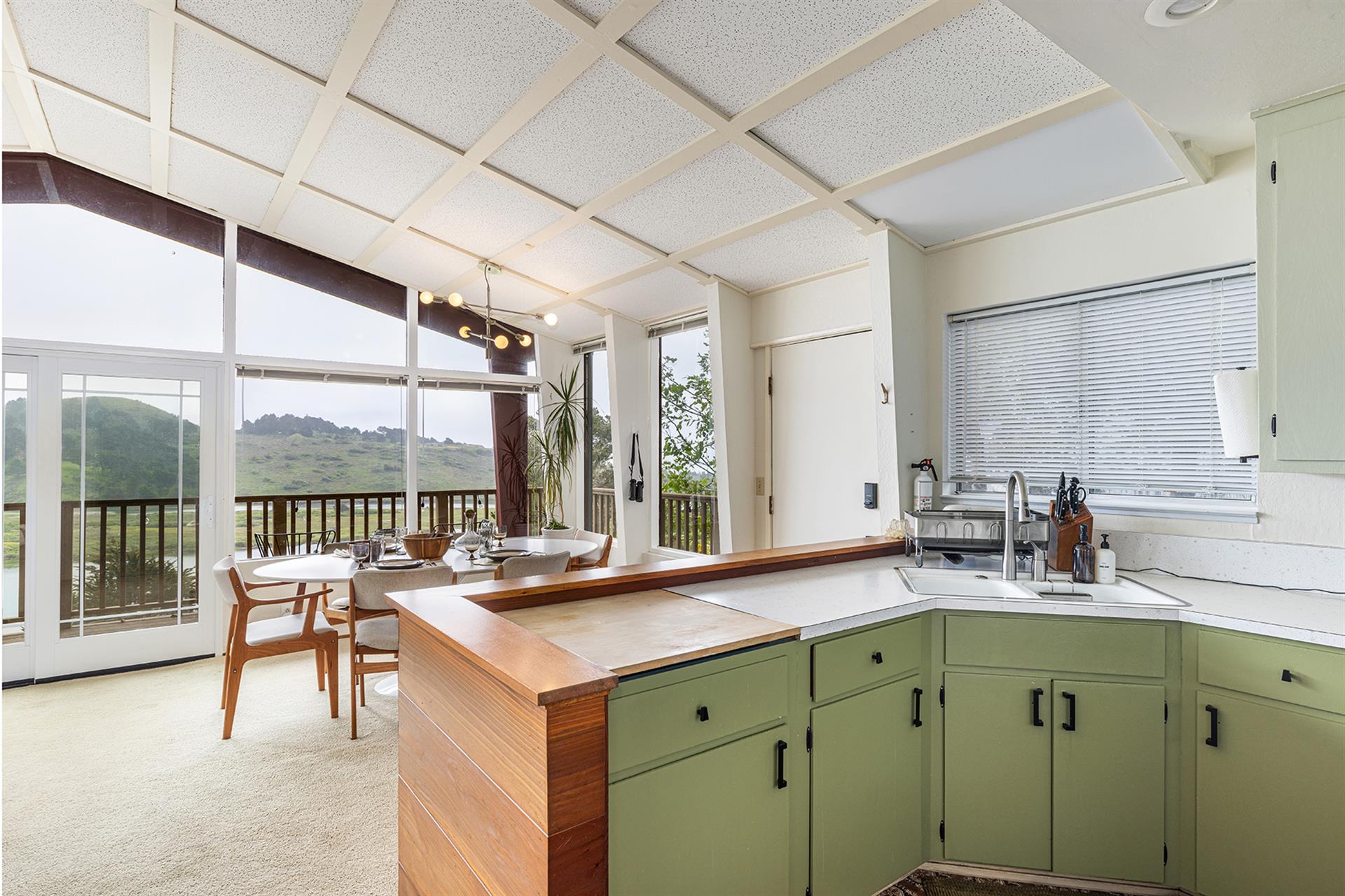 0600 Kitchen013E