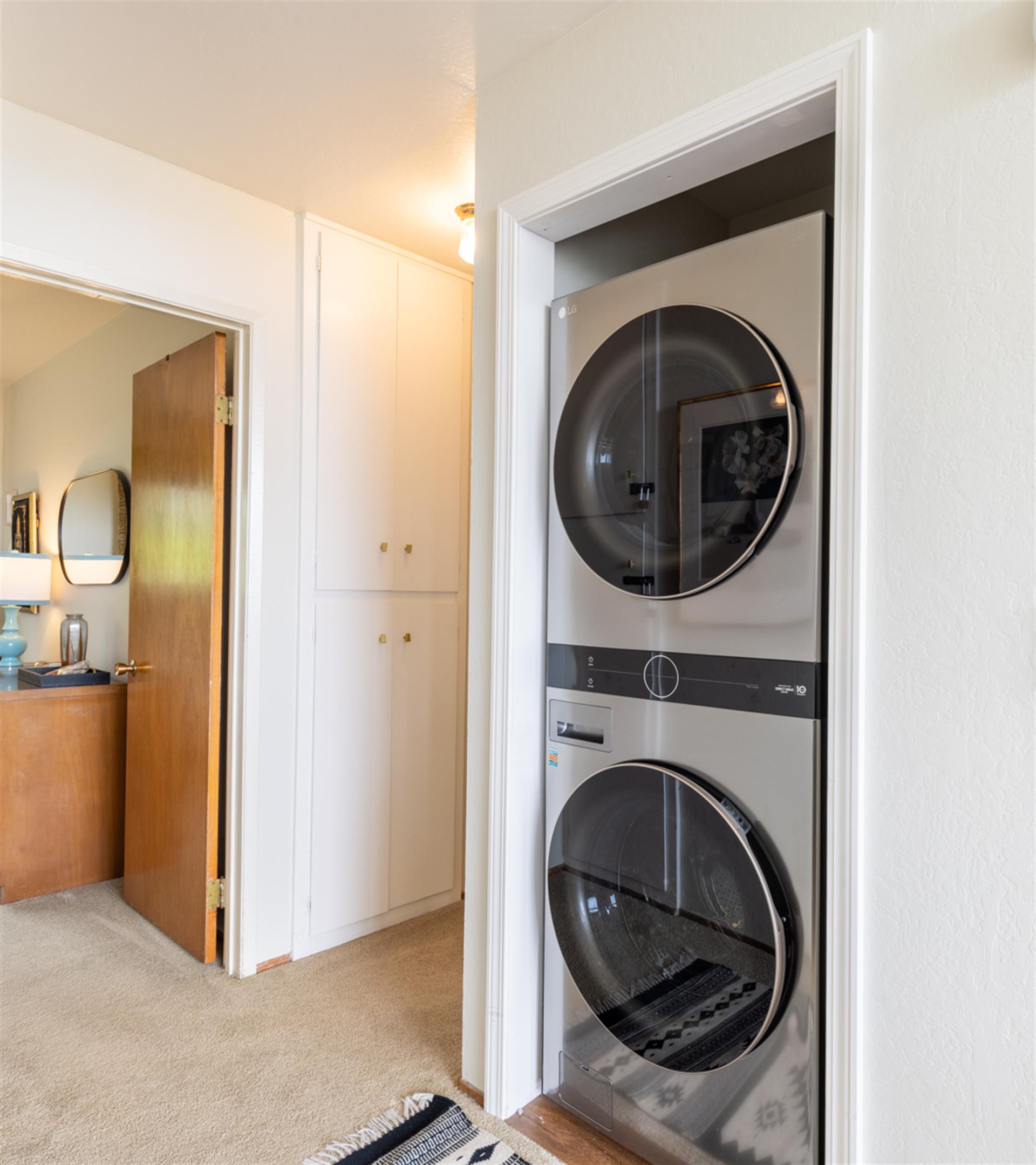 1200 Laundry001