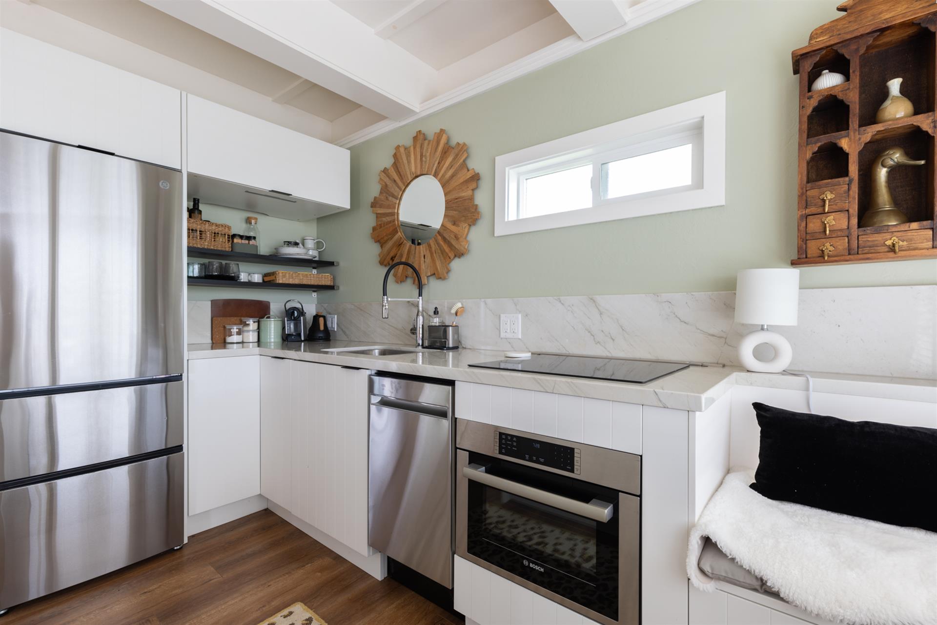 0600 Kitchen009