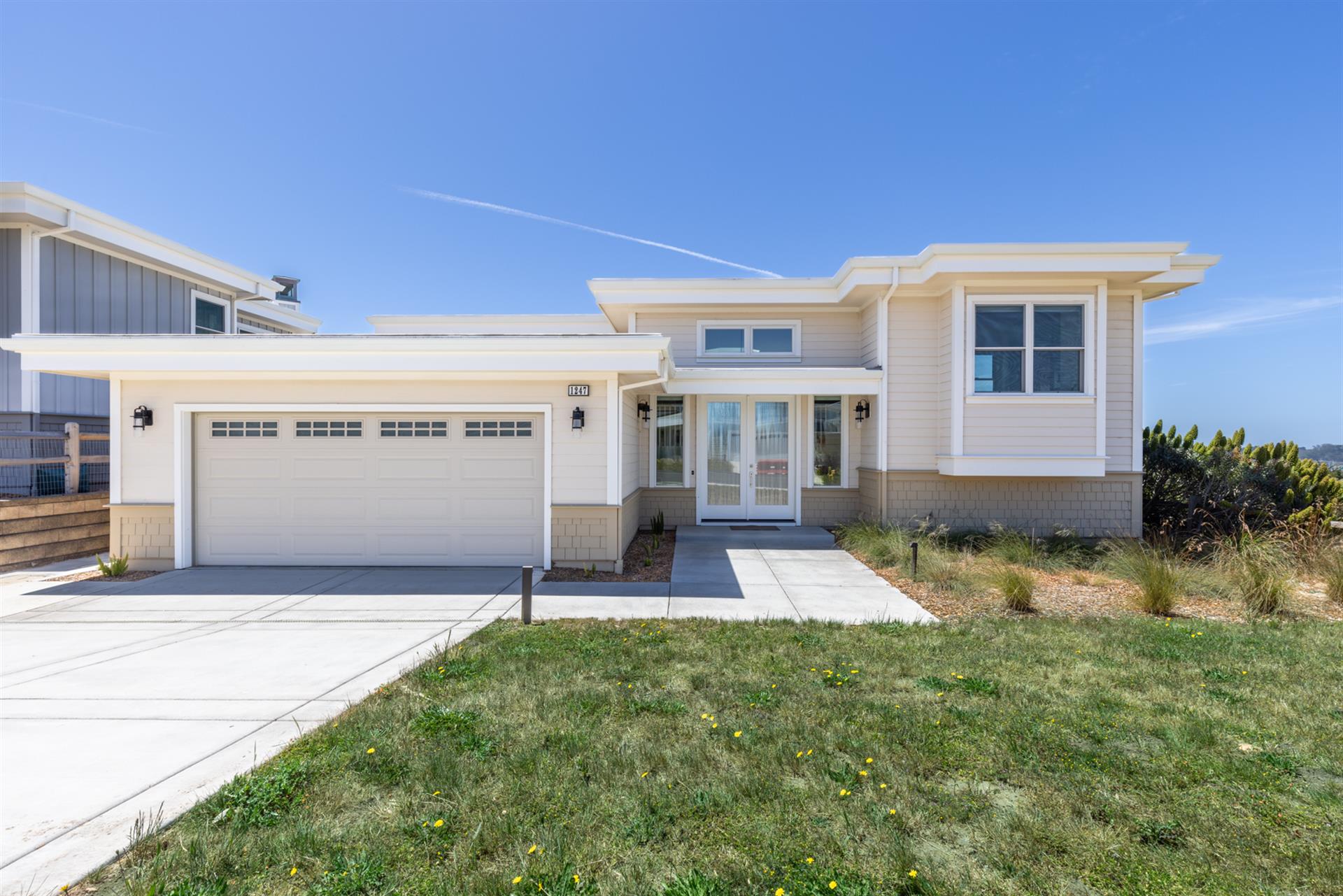 0070 Front Exterior001