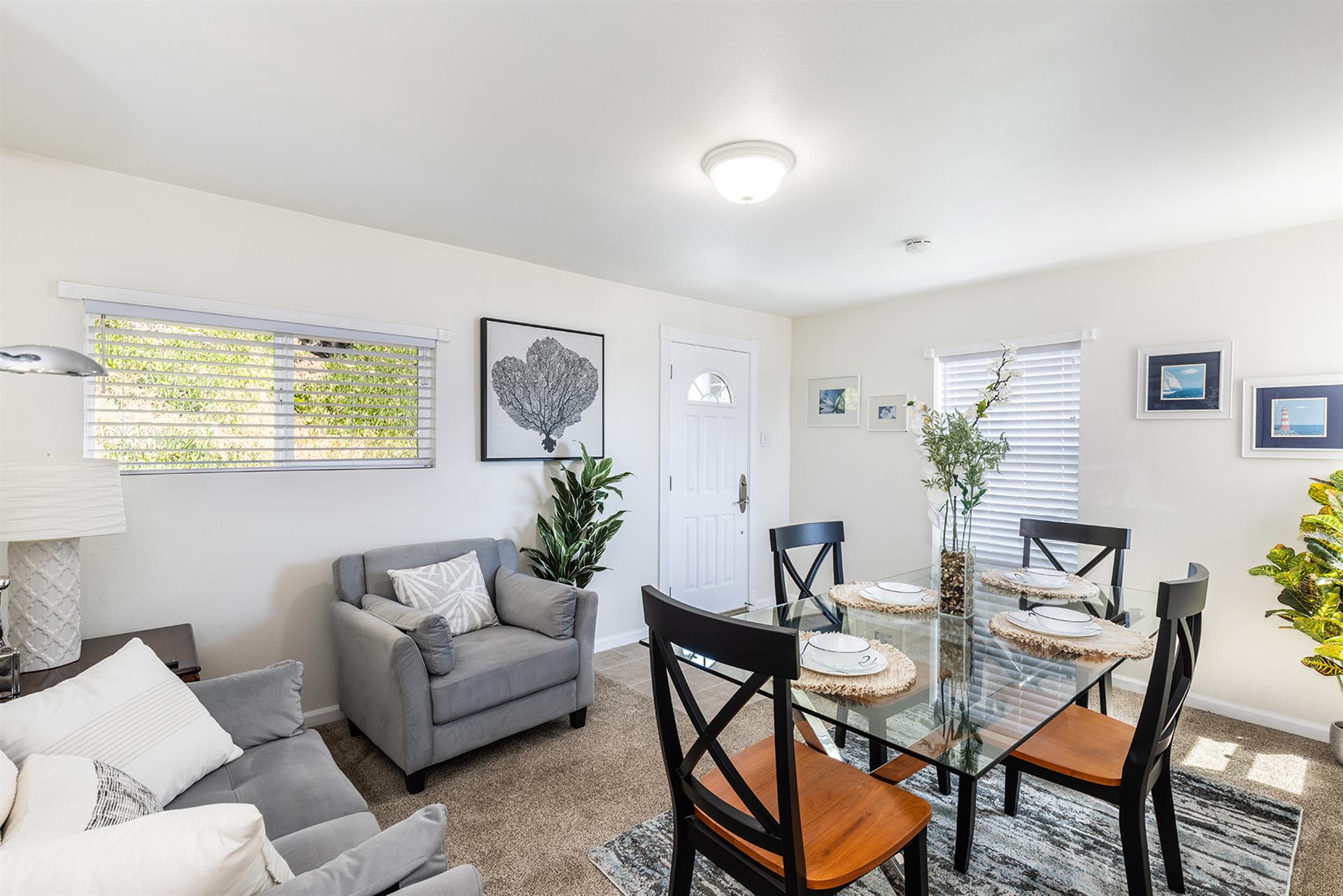 0300 Living Room005