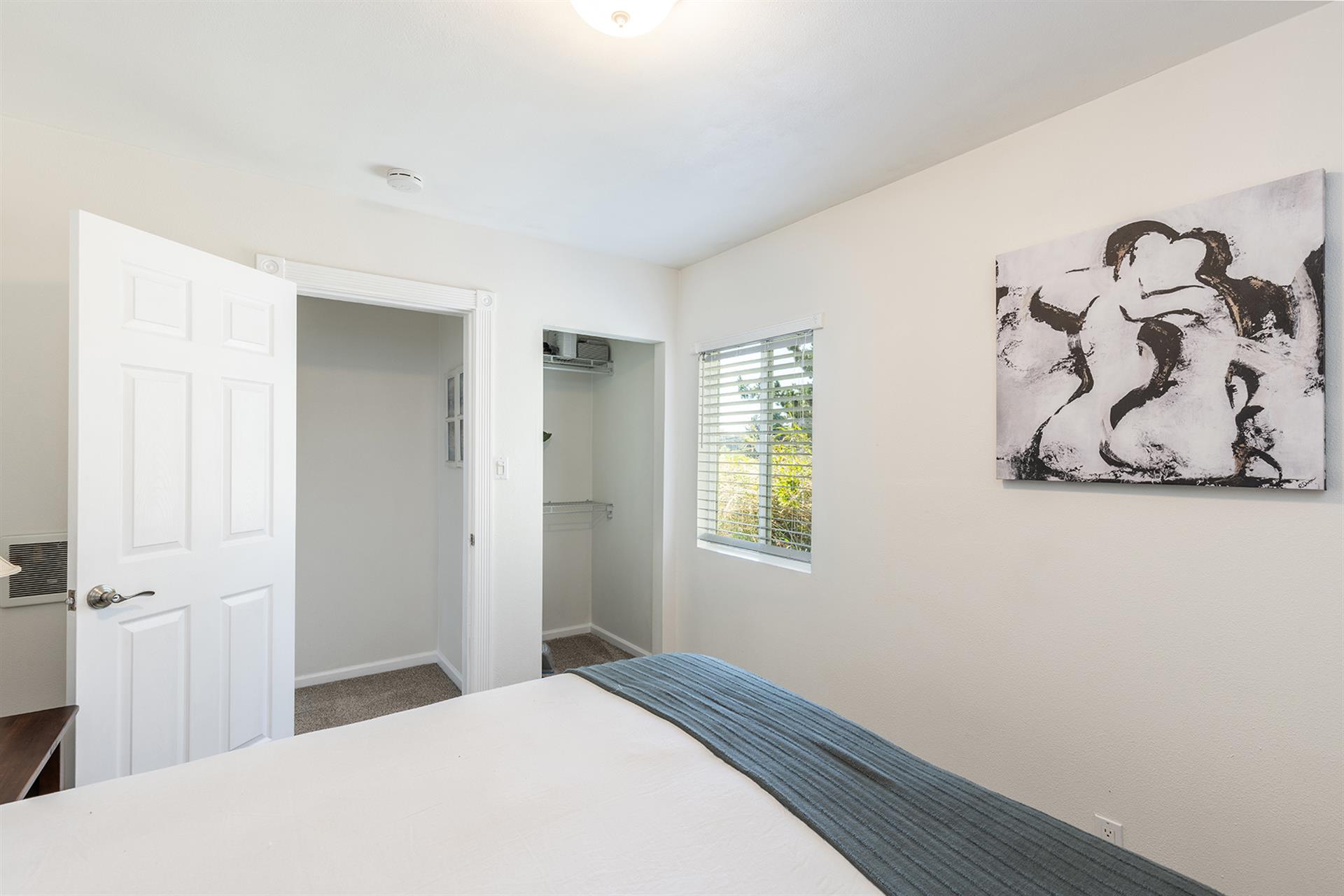 1105 Bedroom One002