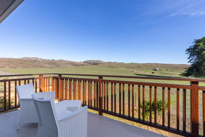 5172 Photo102026deck001 M