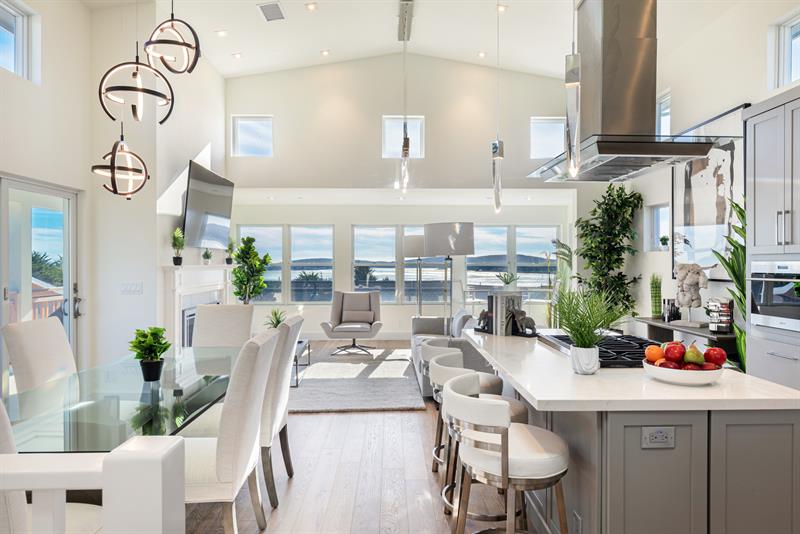 5175 Photo102026dining001 M