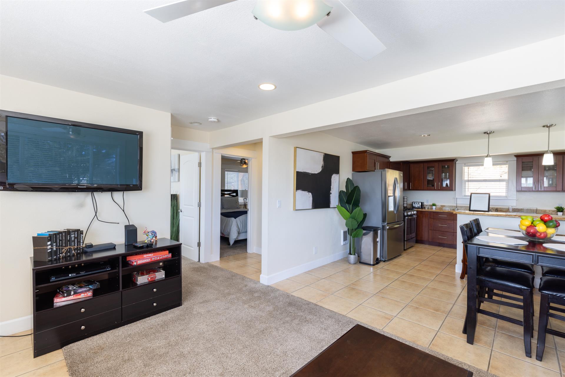 0300 Living Room004