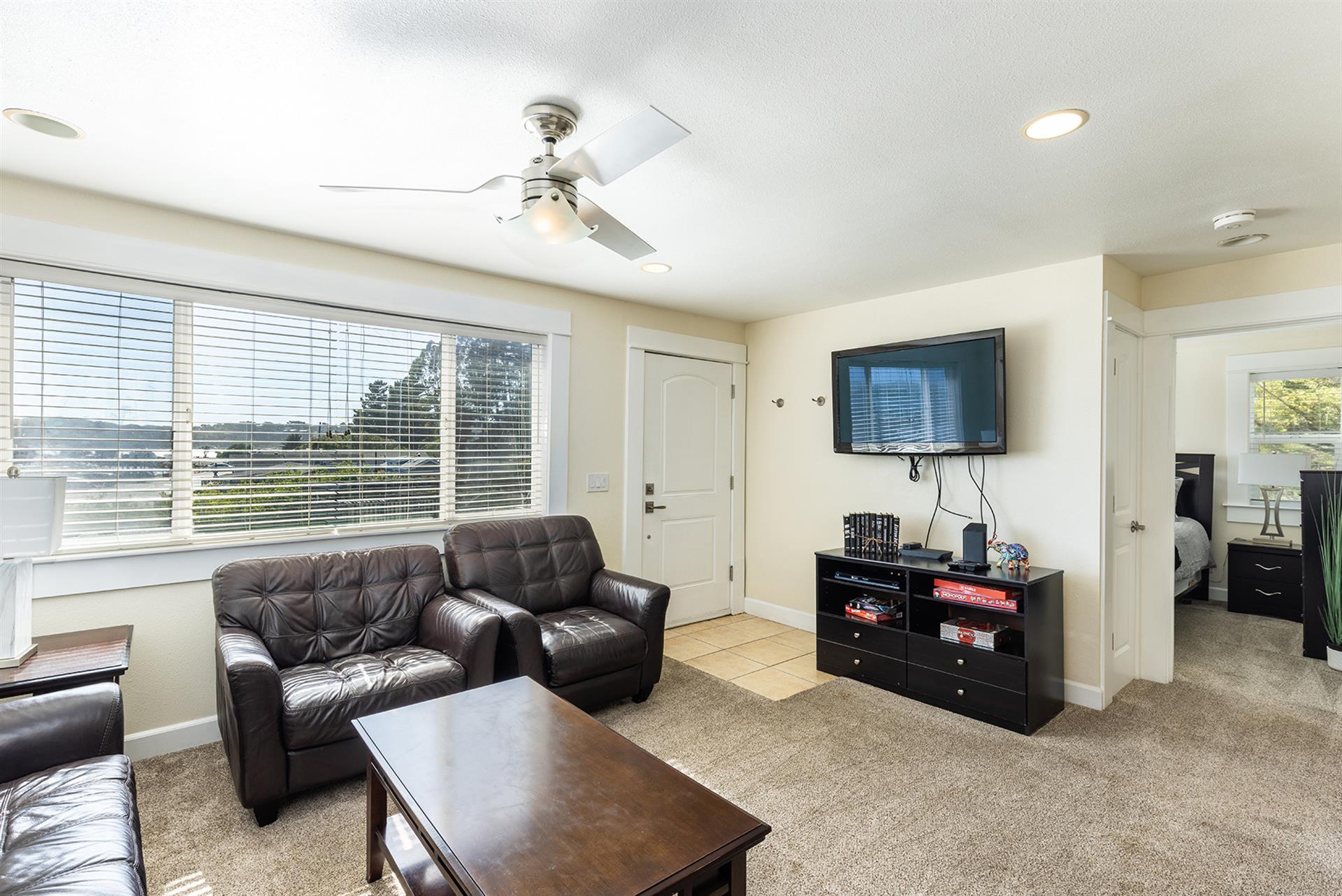 0300 Living Room003