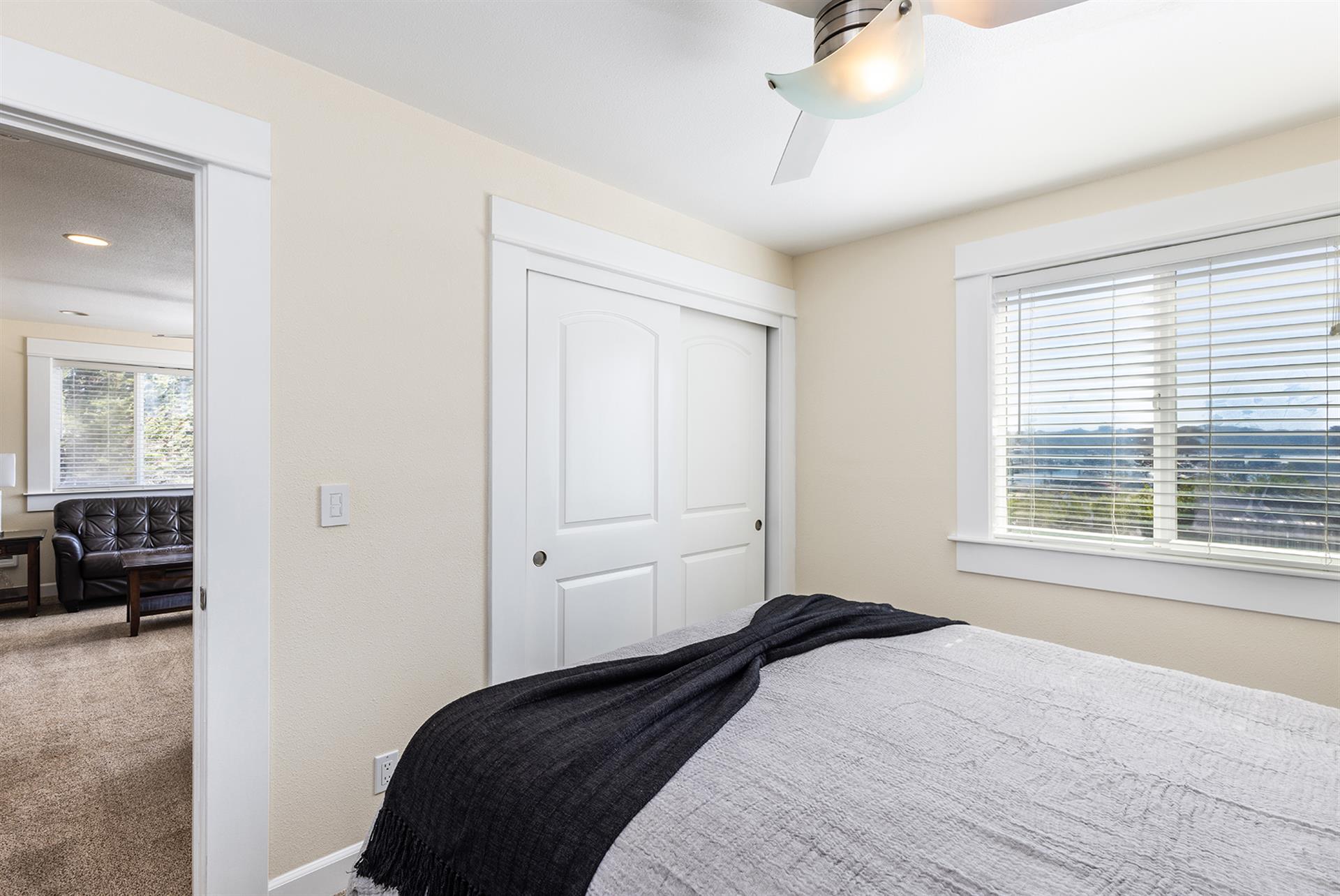 1105 Bedroom One002