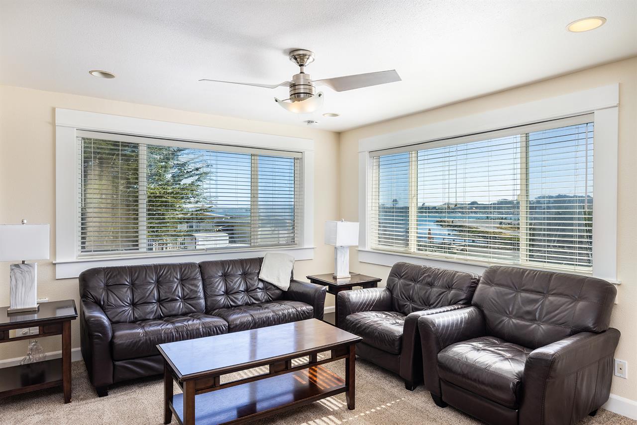 0300 Living Room002