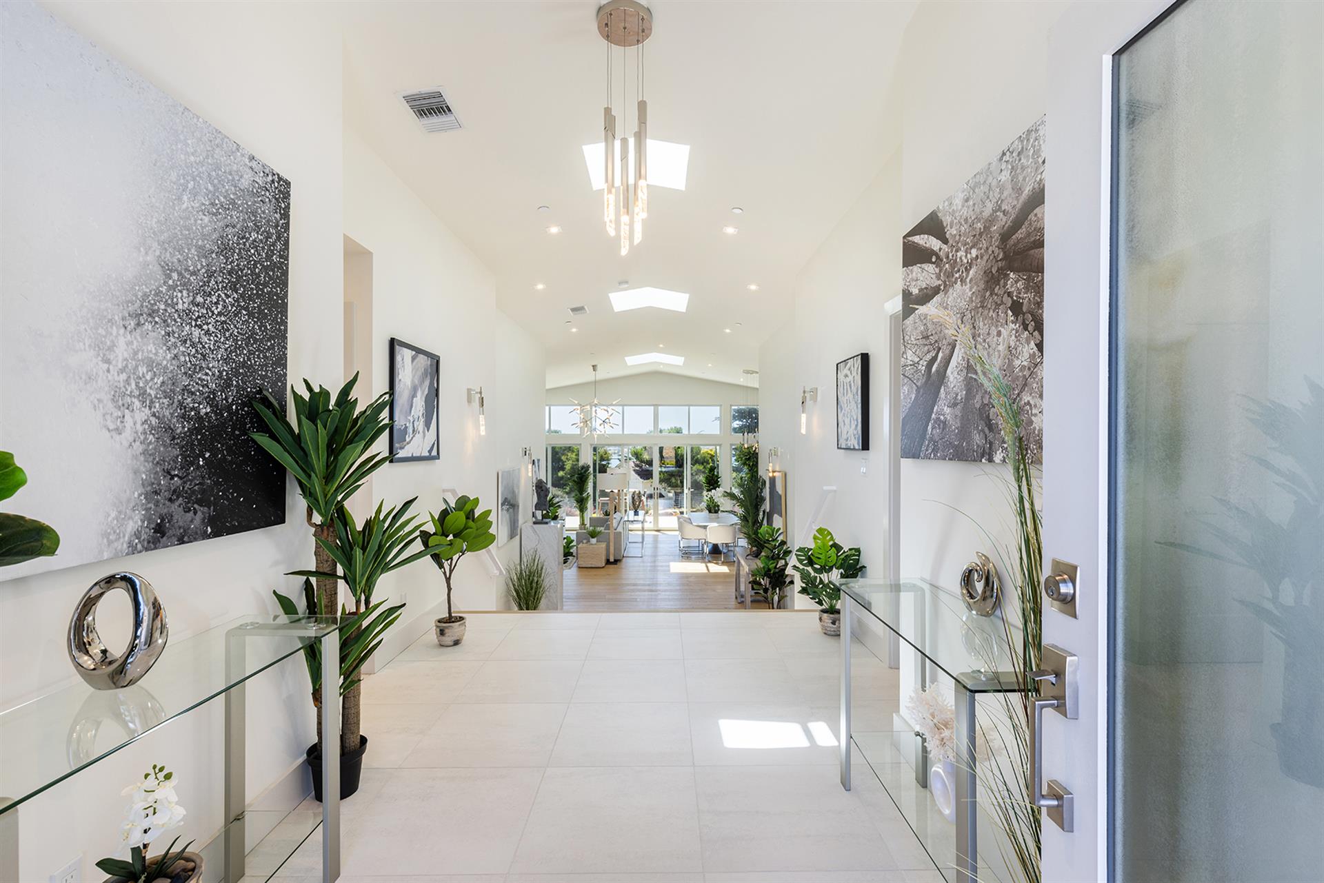 0130 Entrance001