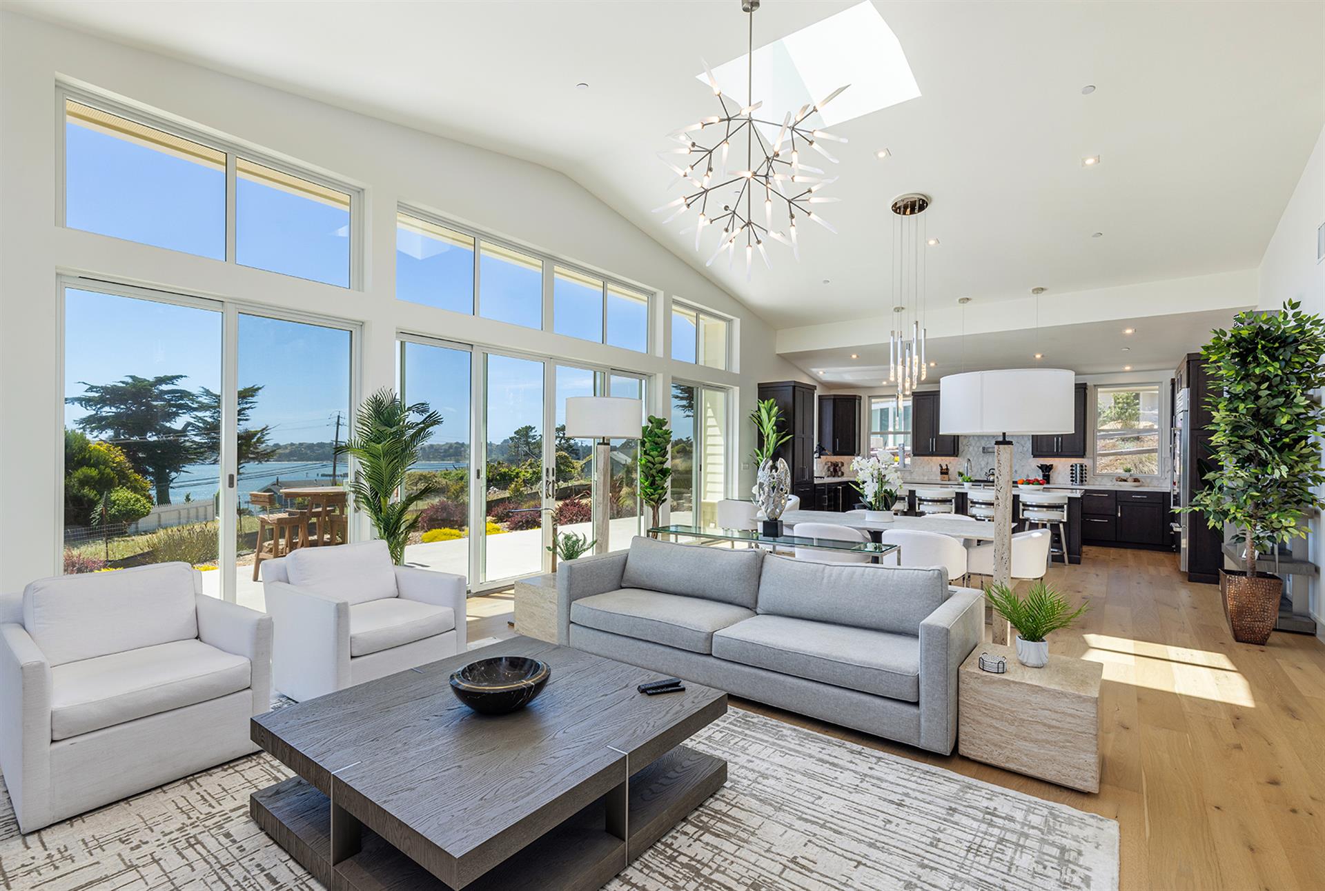 0300 Living Room003
