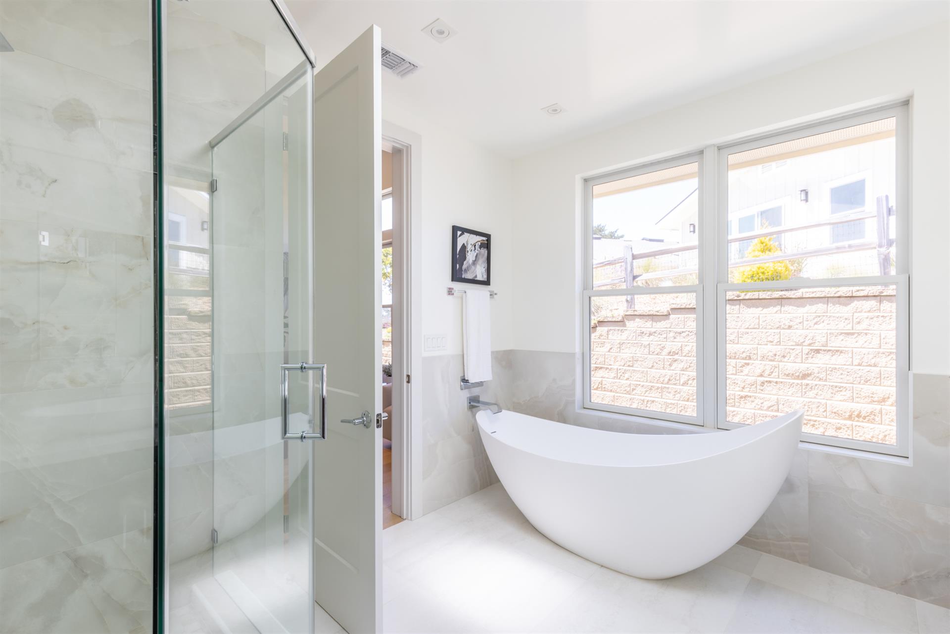 1150 Bathroom Three002