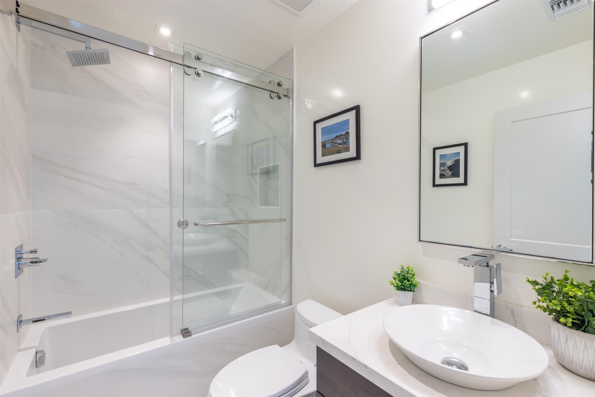 1150 Bathroom One001