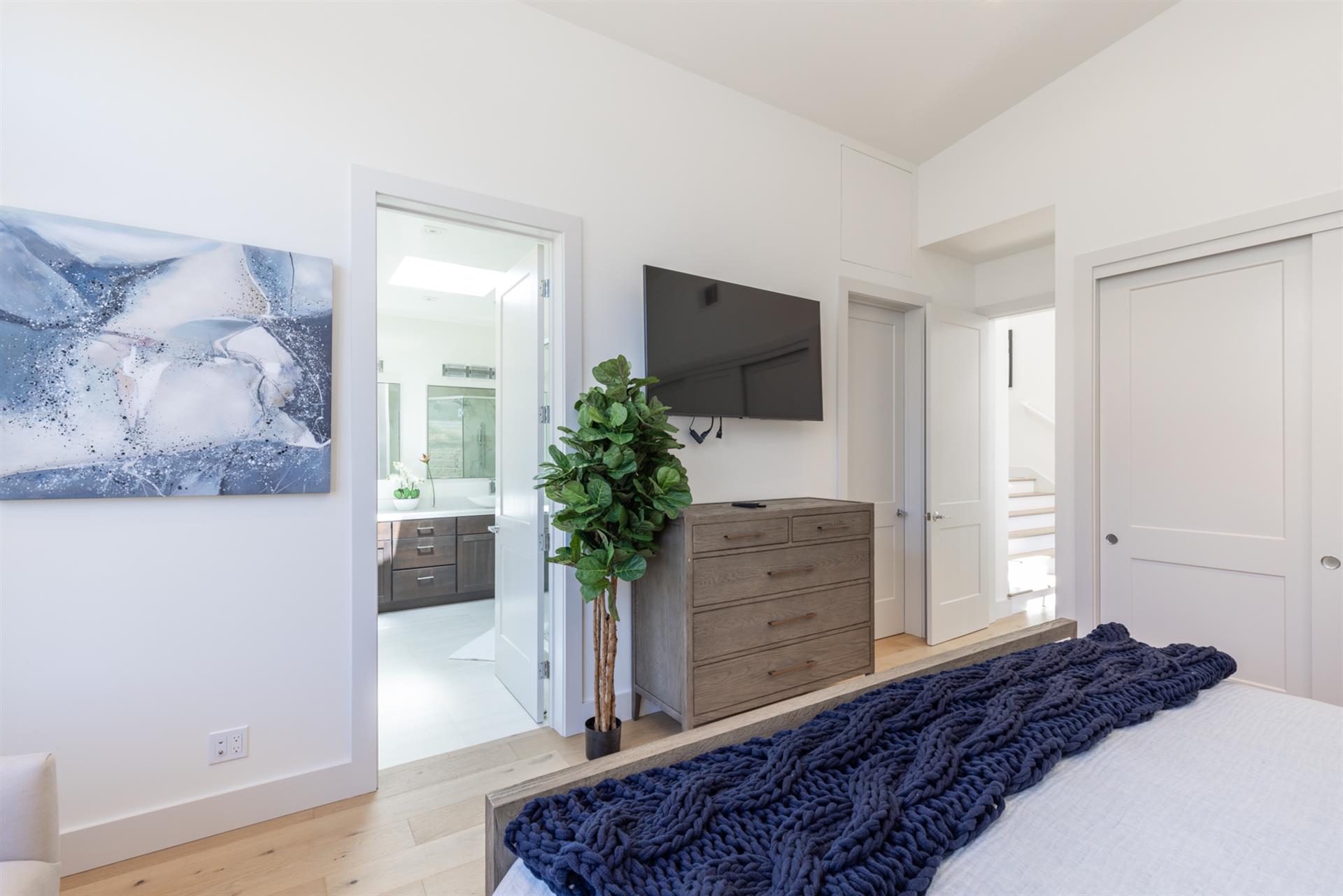 1115 Bedroom Three004