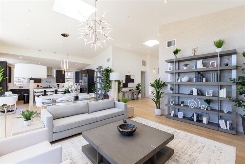 5249 0300 Living Room004 M