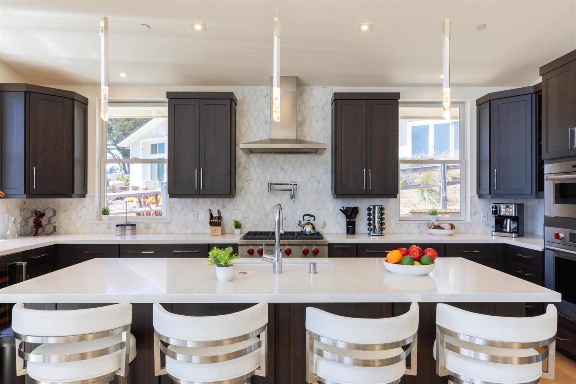 0600 Kitchen002