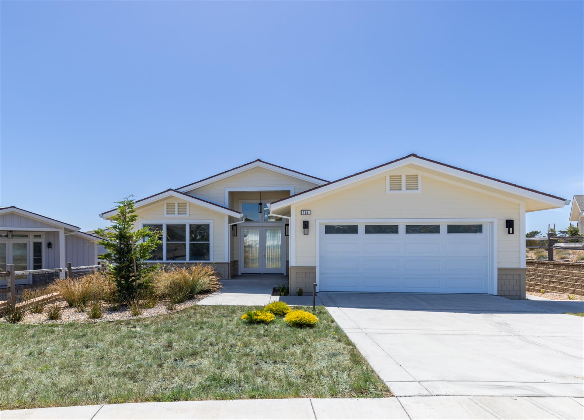 0070 Front Exterior001