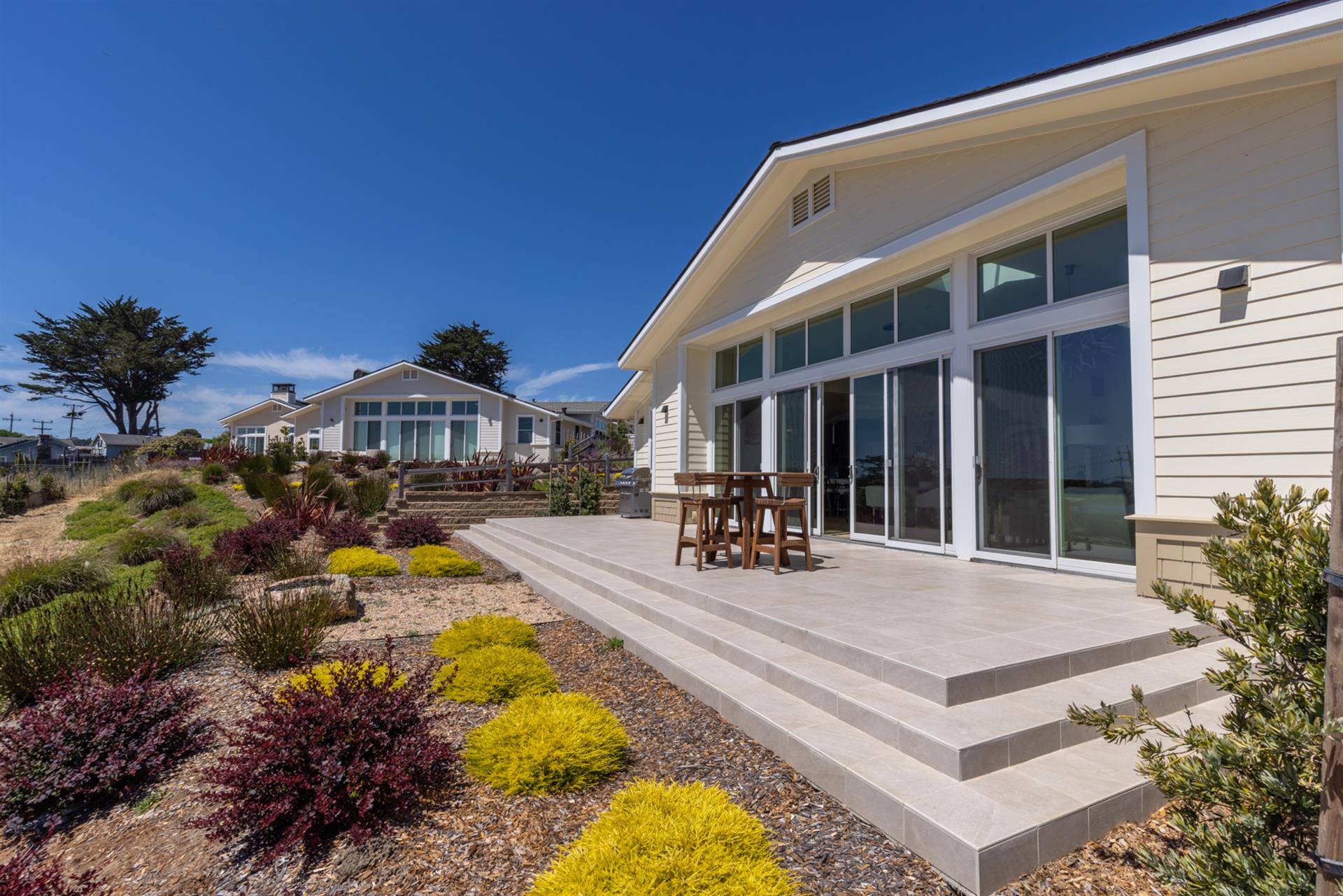 1500 Back Exterior004