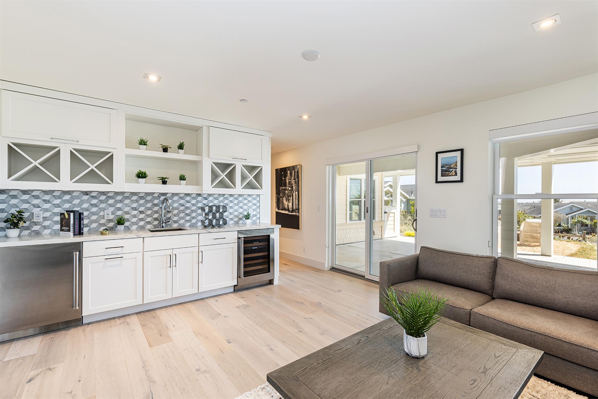 0520 Family Room001