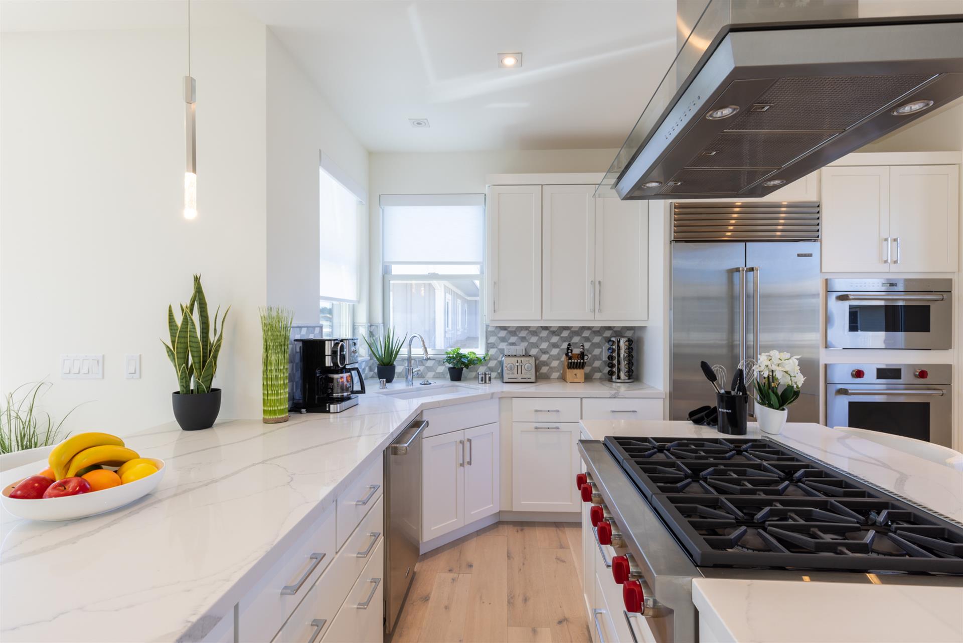 0600 Kitchen002